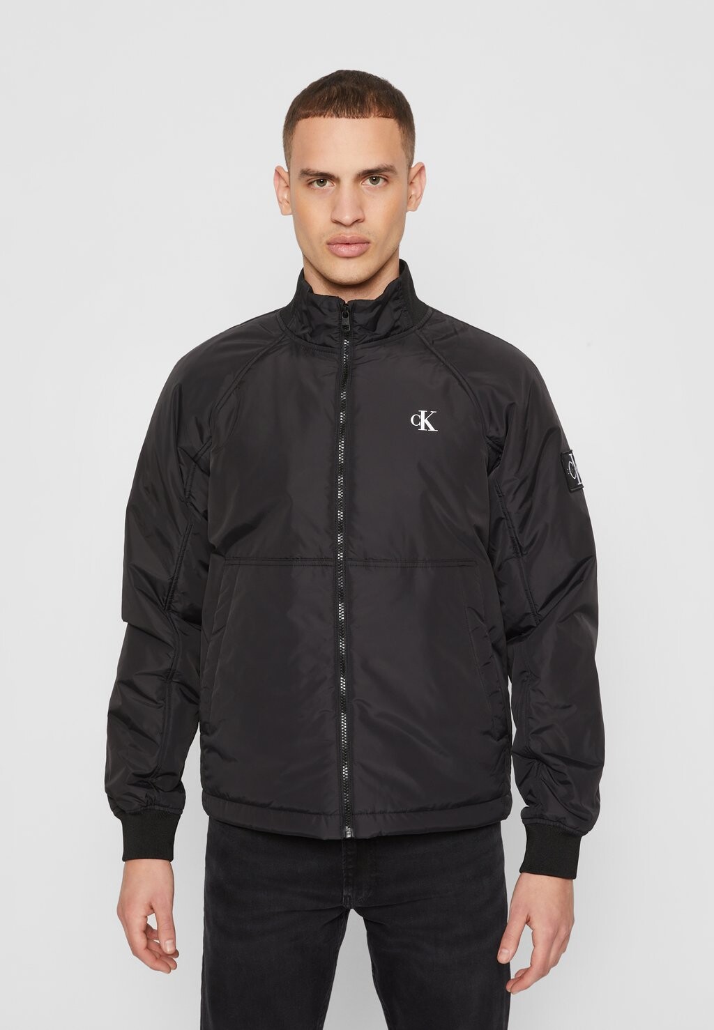 

Зимняя куртка Calvin Klein Jeans, черный