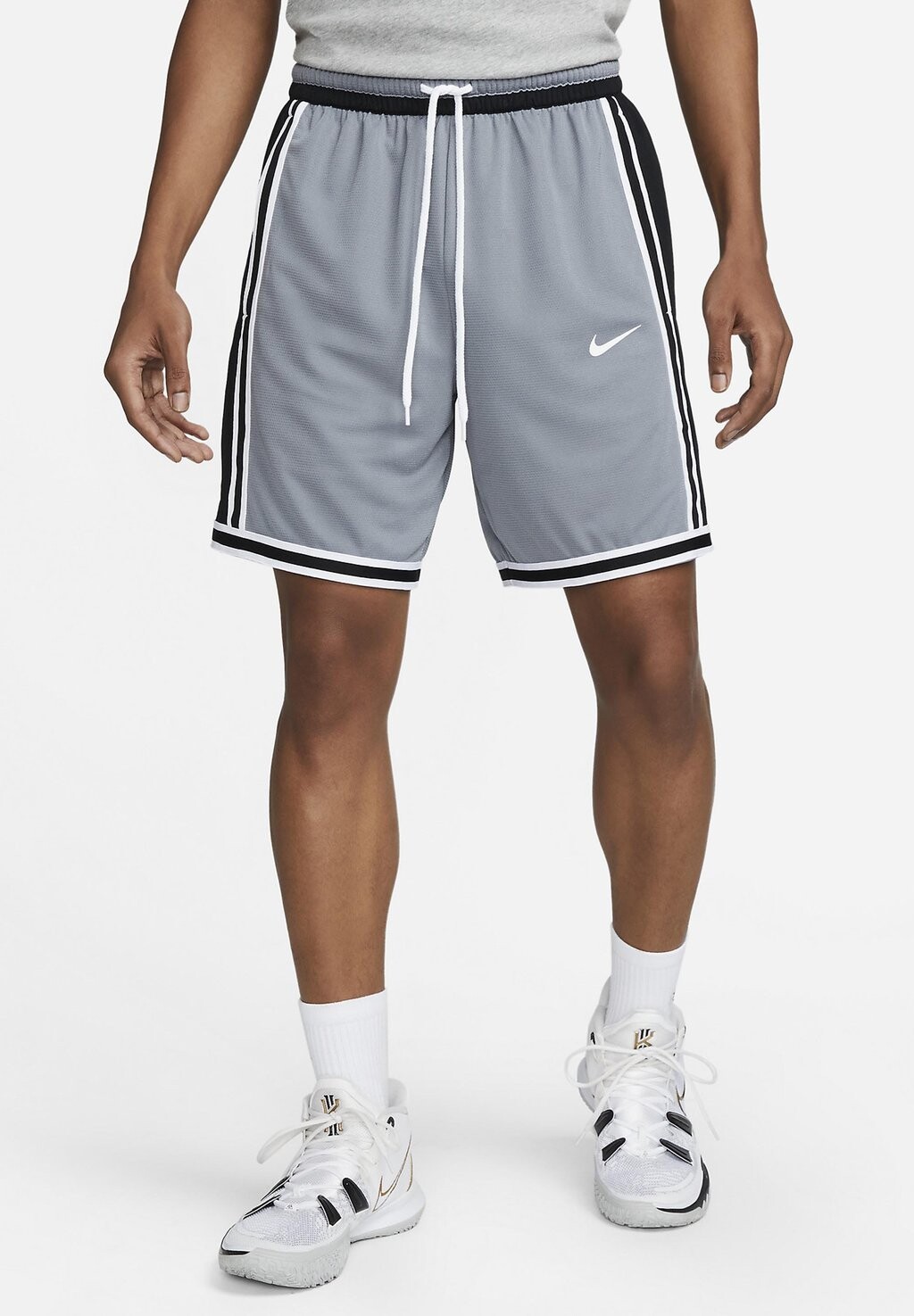 

Спортивные шорты Nike