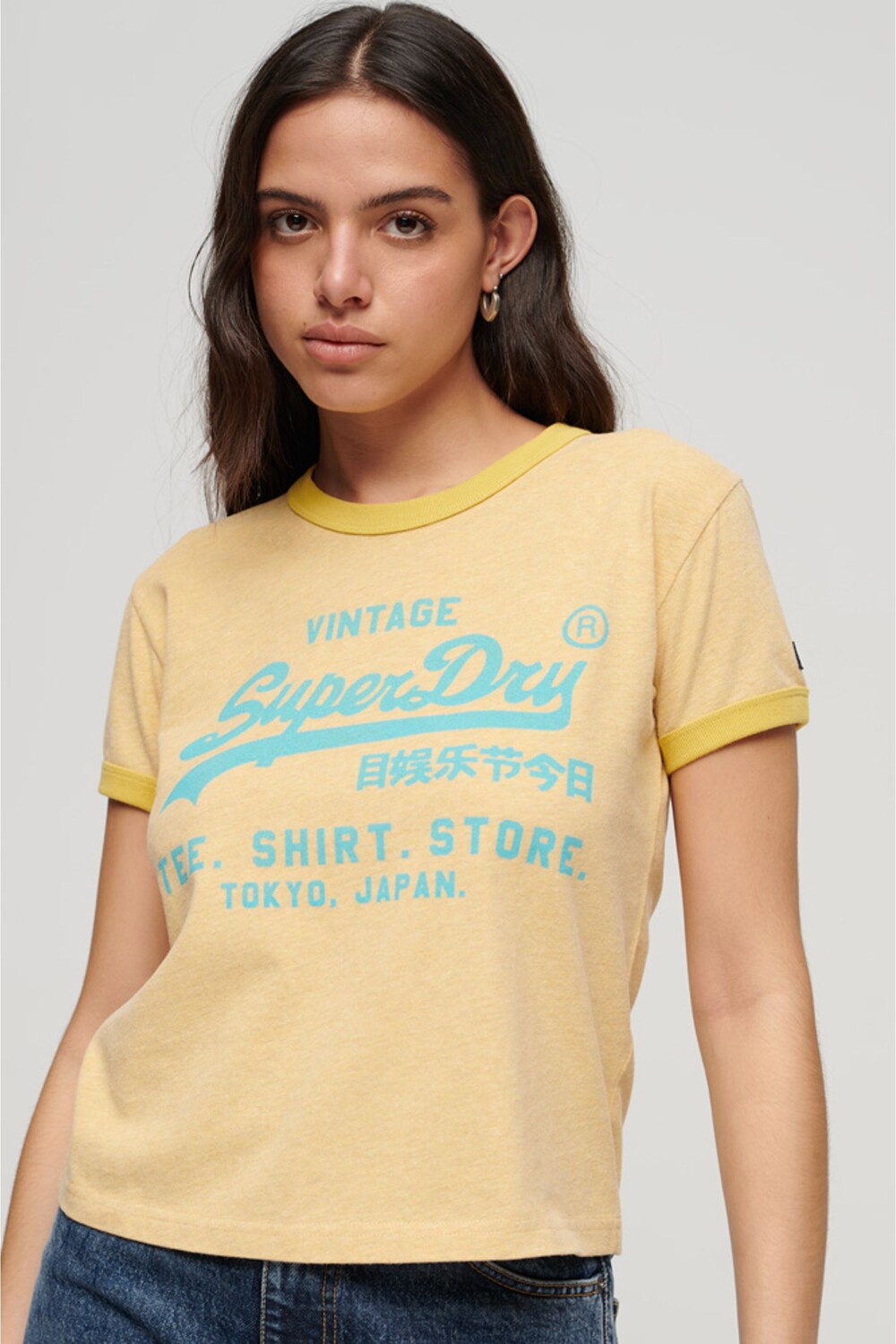

Желтая винтажная футболка с логотипом Superdry, желтый