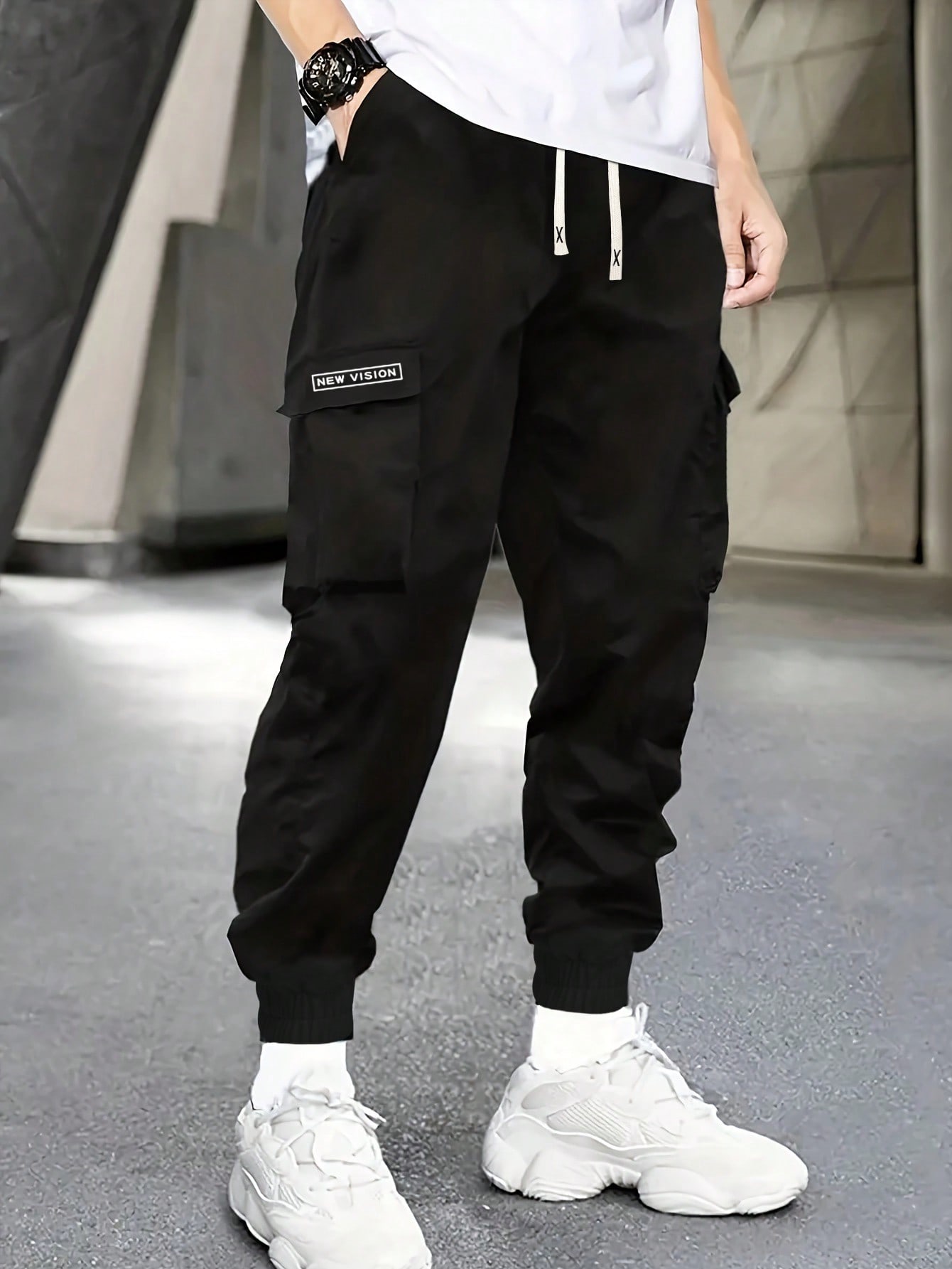 Мужские весенне-осенние модные спортивные штаны-карго с поясом и завязками с буквенным принтом, черный фото