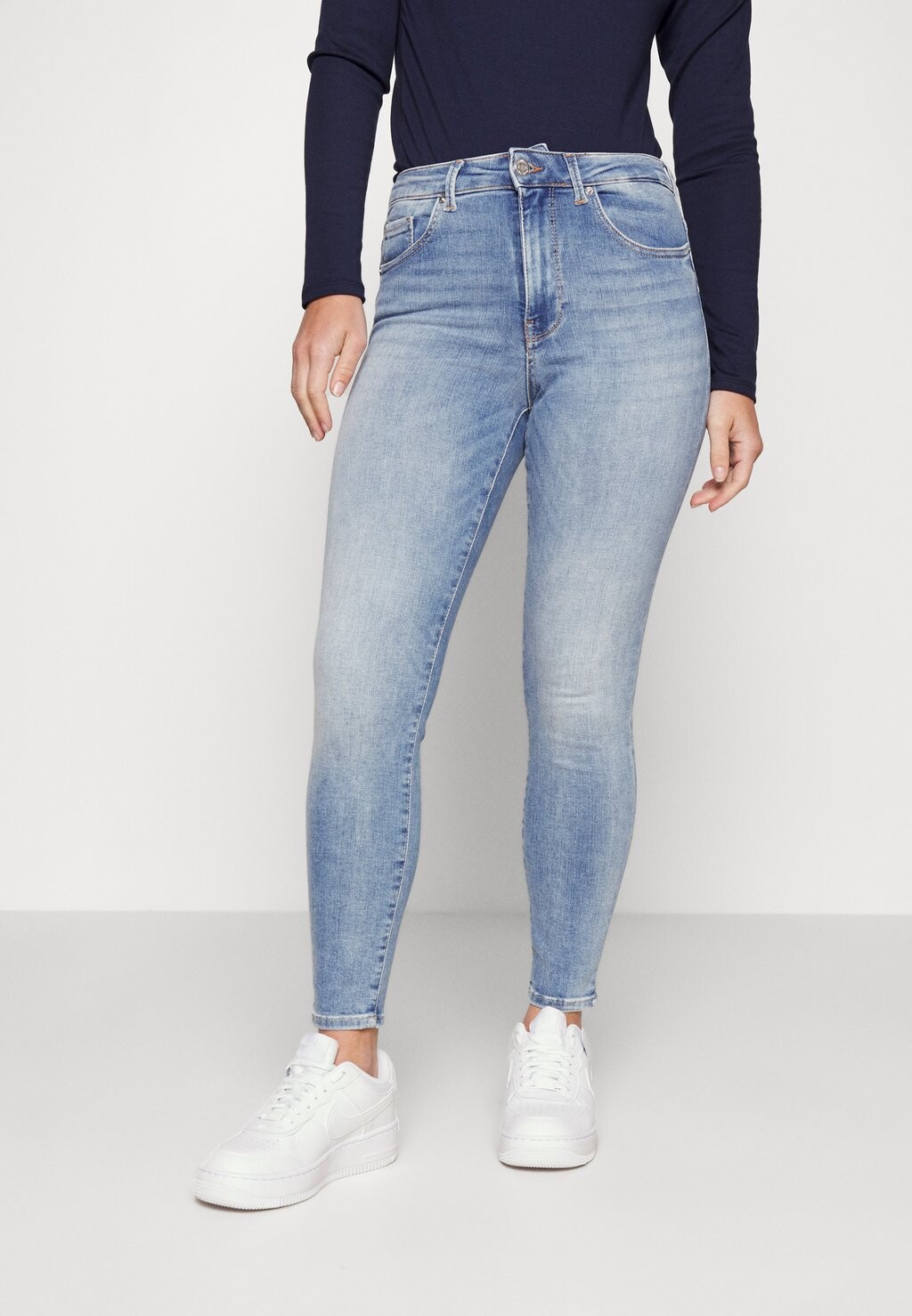 

Джинсы Skinny Fit Vero Moda