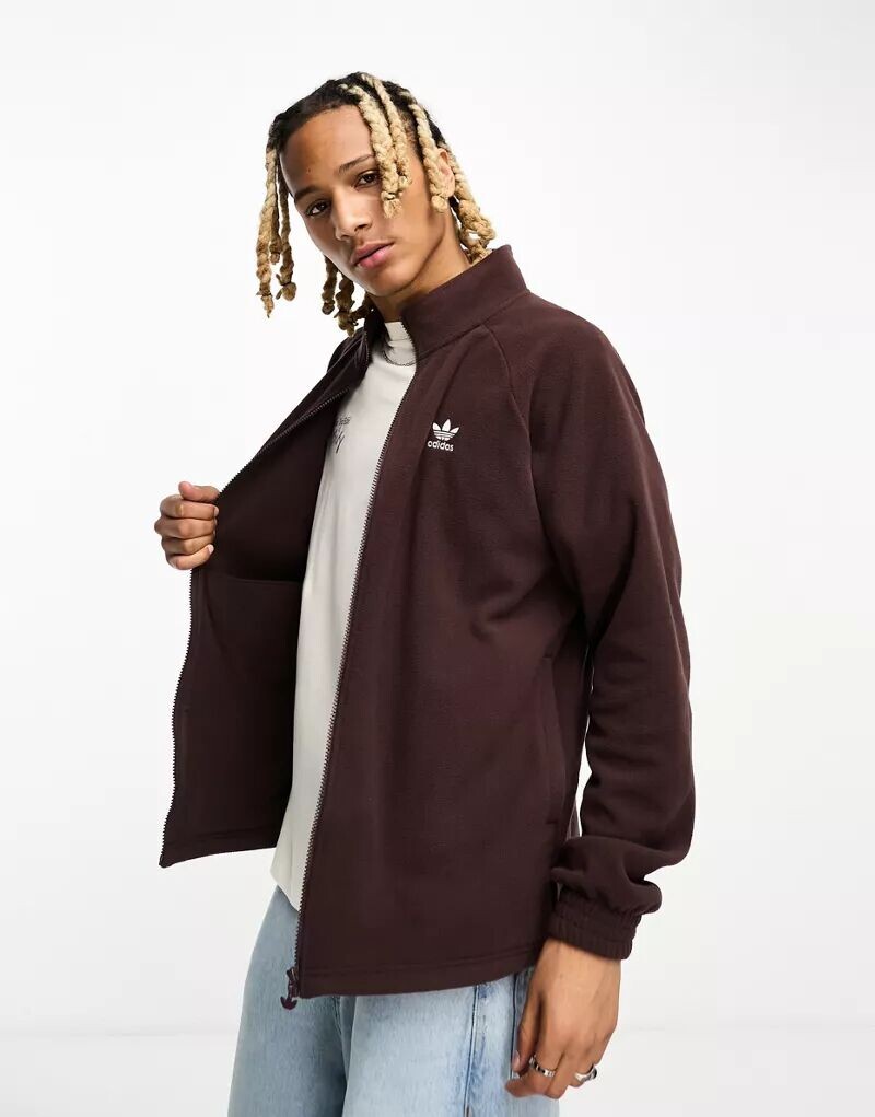 

Коричневая флисовая куртка на молнии adidas Originals adicolor