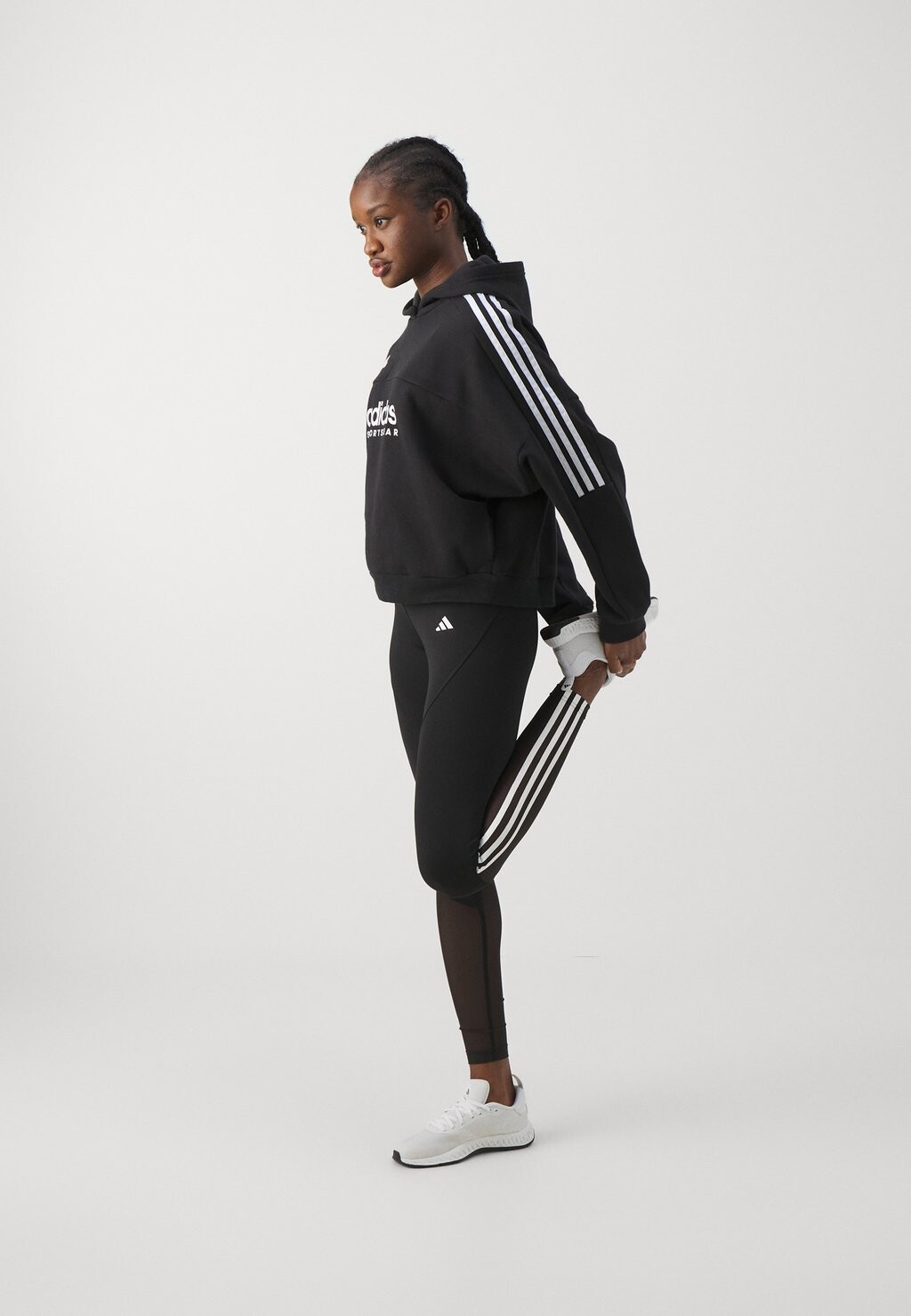 

Толстовка Tiro Cut 3 Stripes Hoodie adidas Sportswear, черный/белый
