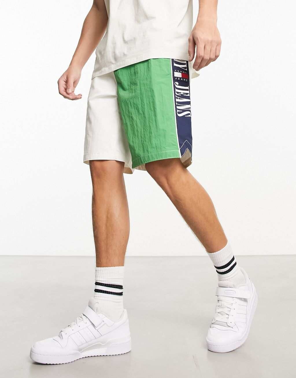 

Разноцветные шорты в стиле колор-блок Tommy Jeans