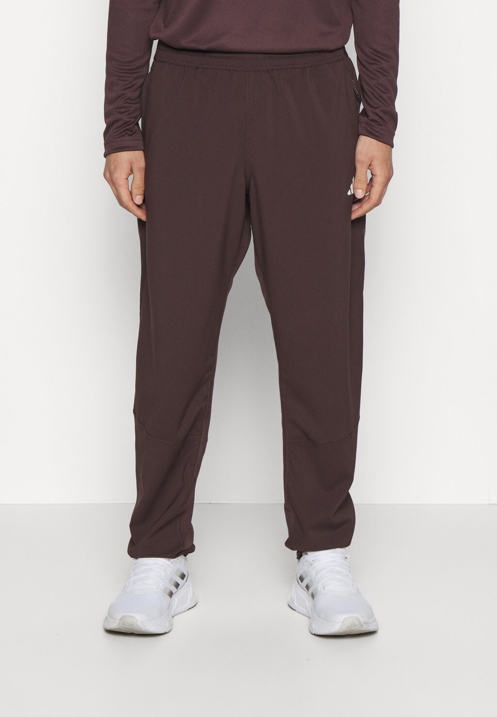 

Спортивные брюки Adidas