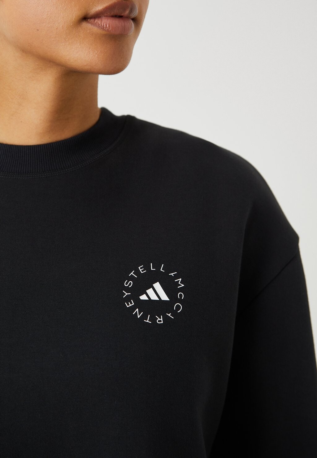 

Толстовка LOOSE adidas, черный