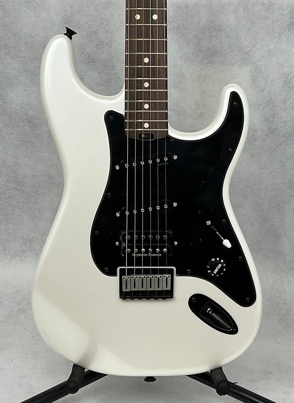 Электрогитара Charvel Jake E. Lee Signature Pro-Mod So-Cal Style 1 Electric Guitar - Pearl White