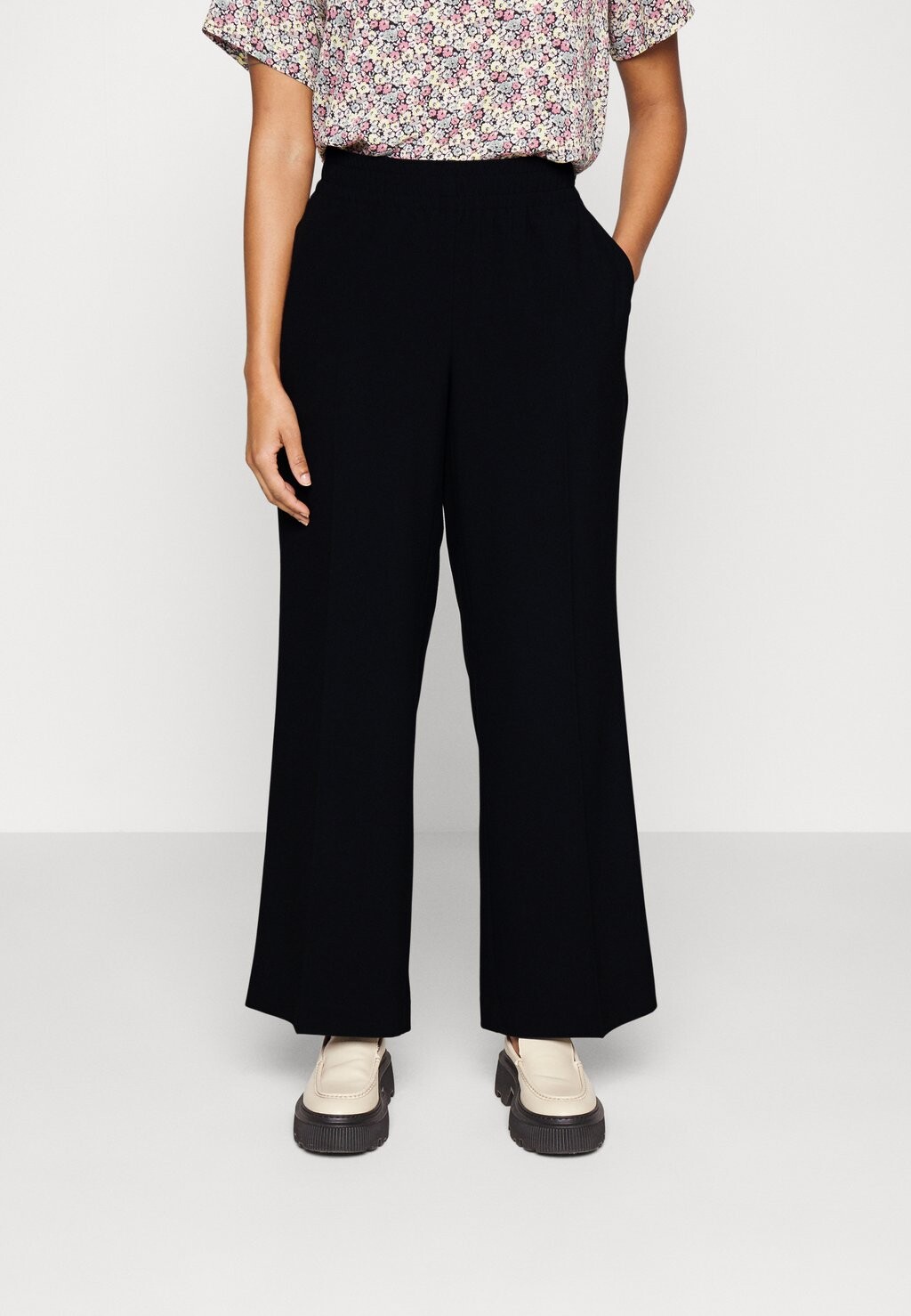 

Брюки Vero Moda, черный
