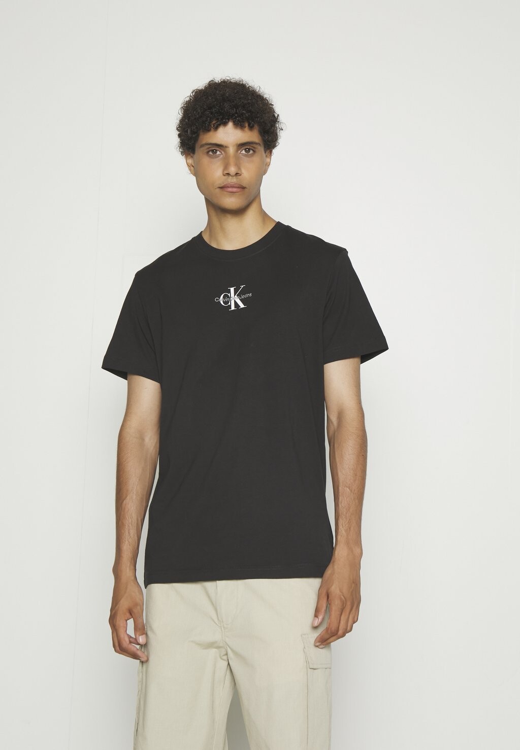 

Базовая футболка Calvin Klein Jeans, черный