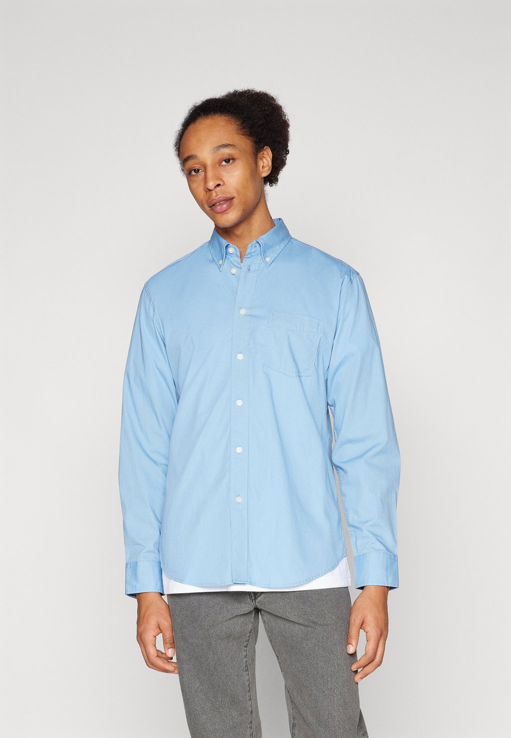 Деловая рубашка SOLID SHIRT SLIM FIT Esprit, цвет light blue рубашка поло solid esprit цвет light blue