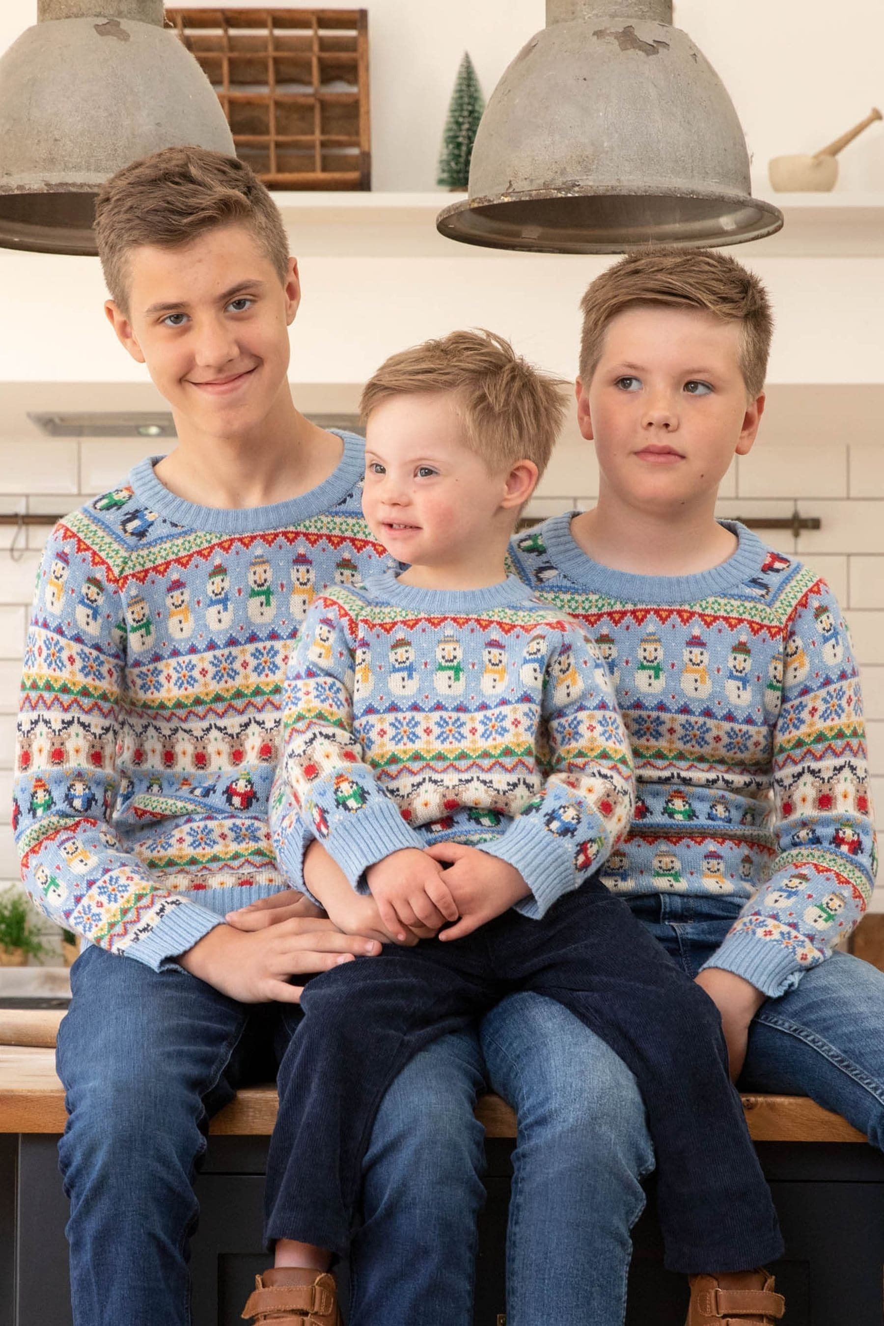 цена JoJo Maman Bébé Свитер Снеговик Fair Isle Jojo Maman Bébé, синий