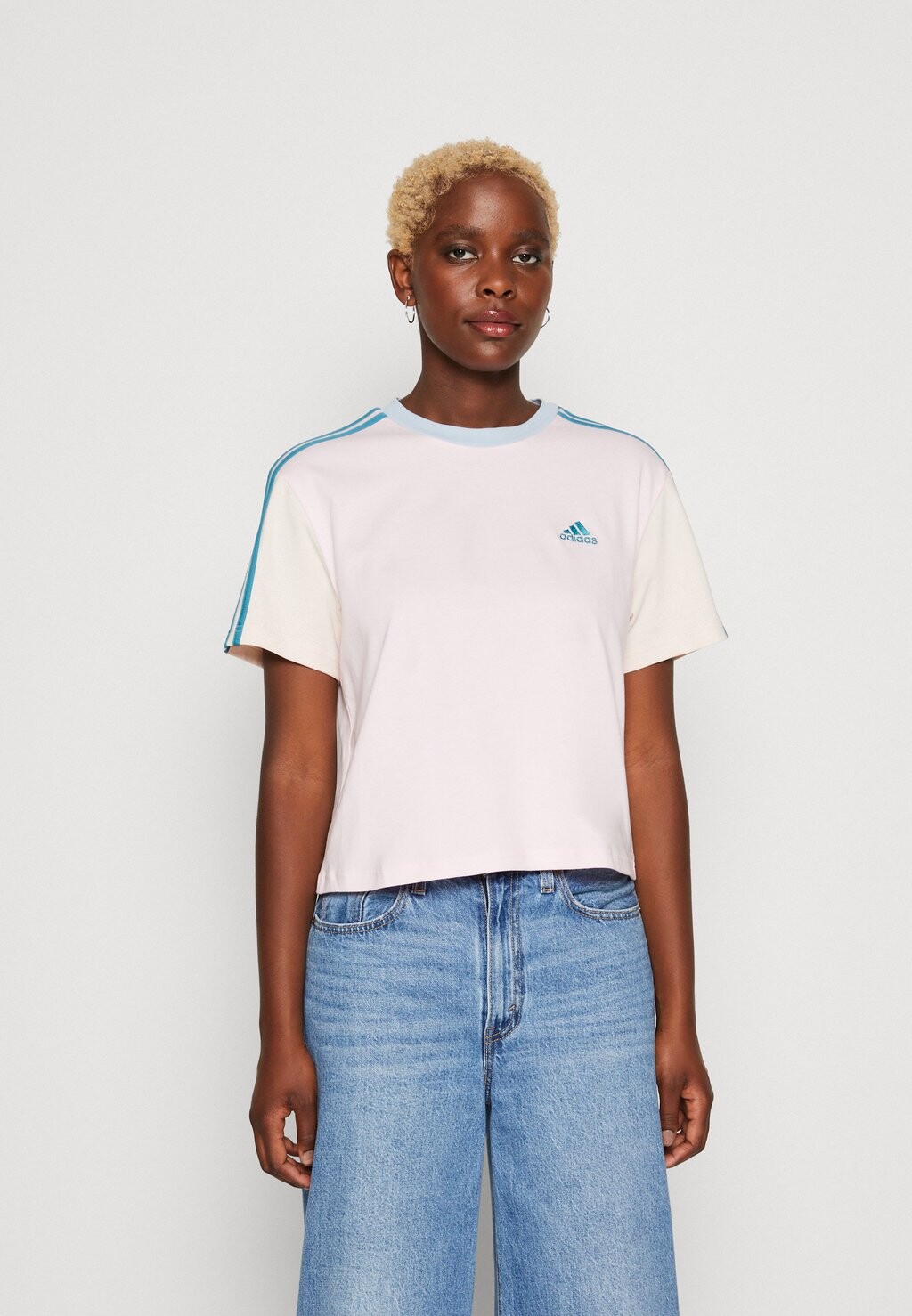 

Футболка с принтом Adidas