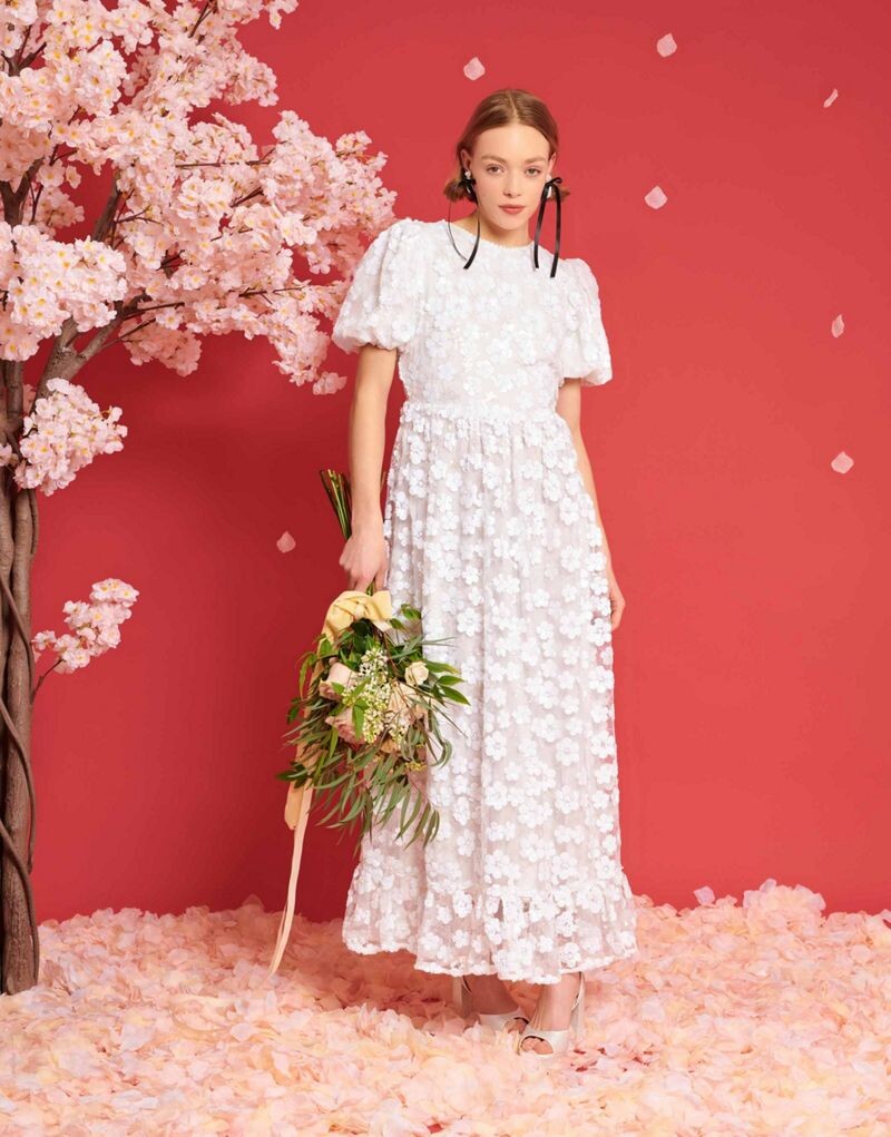 

Платье макси цвета слоновой кости с цветочным декором Dream Sister Jane Bridal