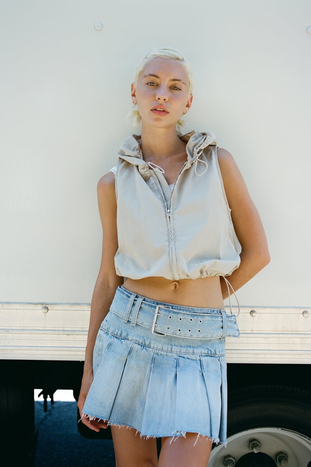 

Топ с капюшоном ZARA, песочный