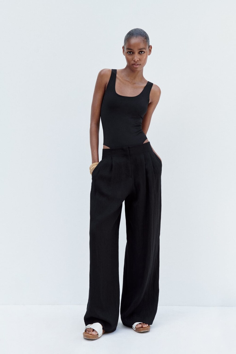 

Свободные брюки с вытяжками ZARA, черный