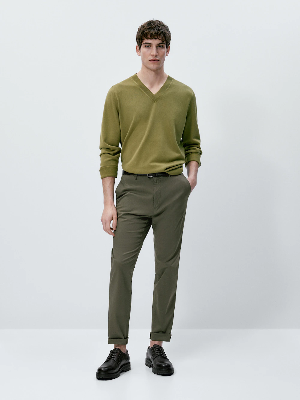 

Брюки чинос облегающего кроя из смешанного хлопка Massimo Dutti, хаки