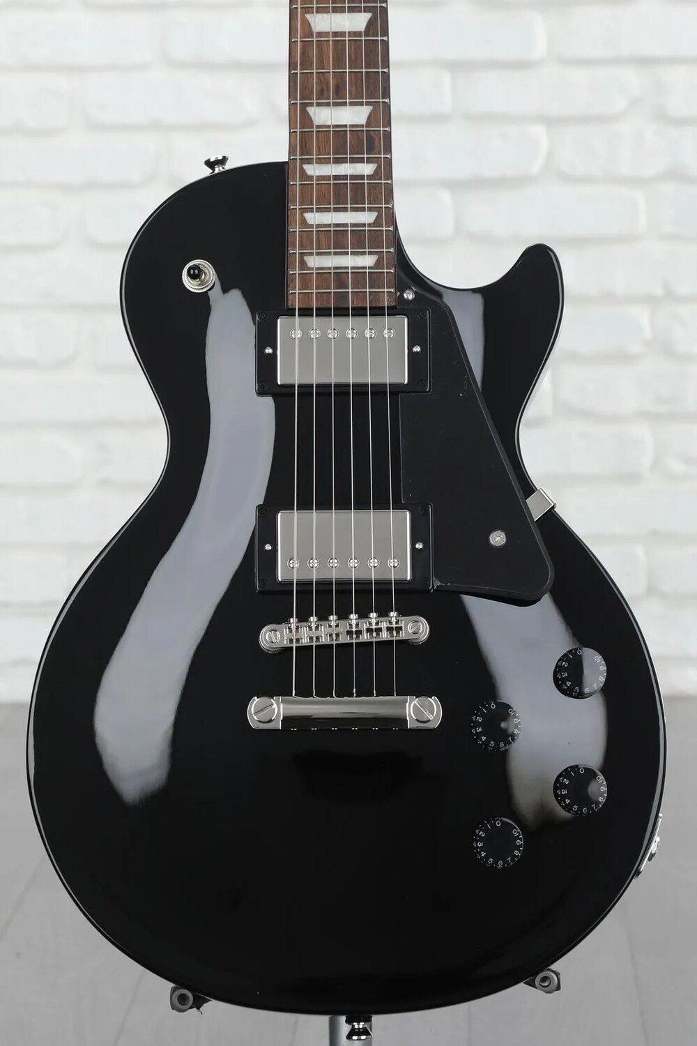 

Электрогитара Epiphone Les Paul Studio — черное дерево