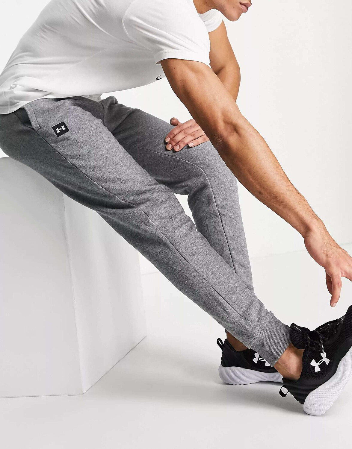 

Серые флисовые джоггеры Under Armour Rival