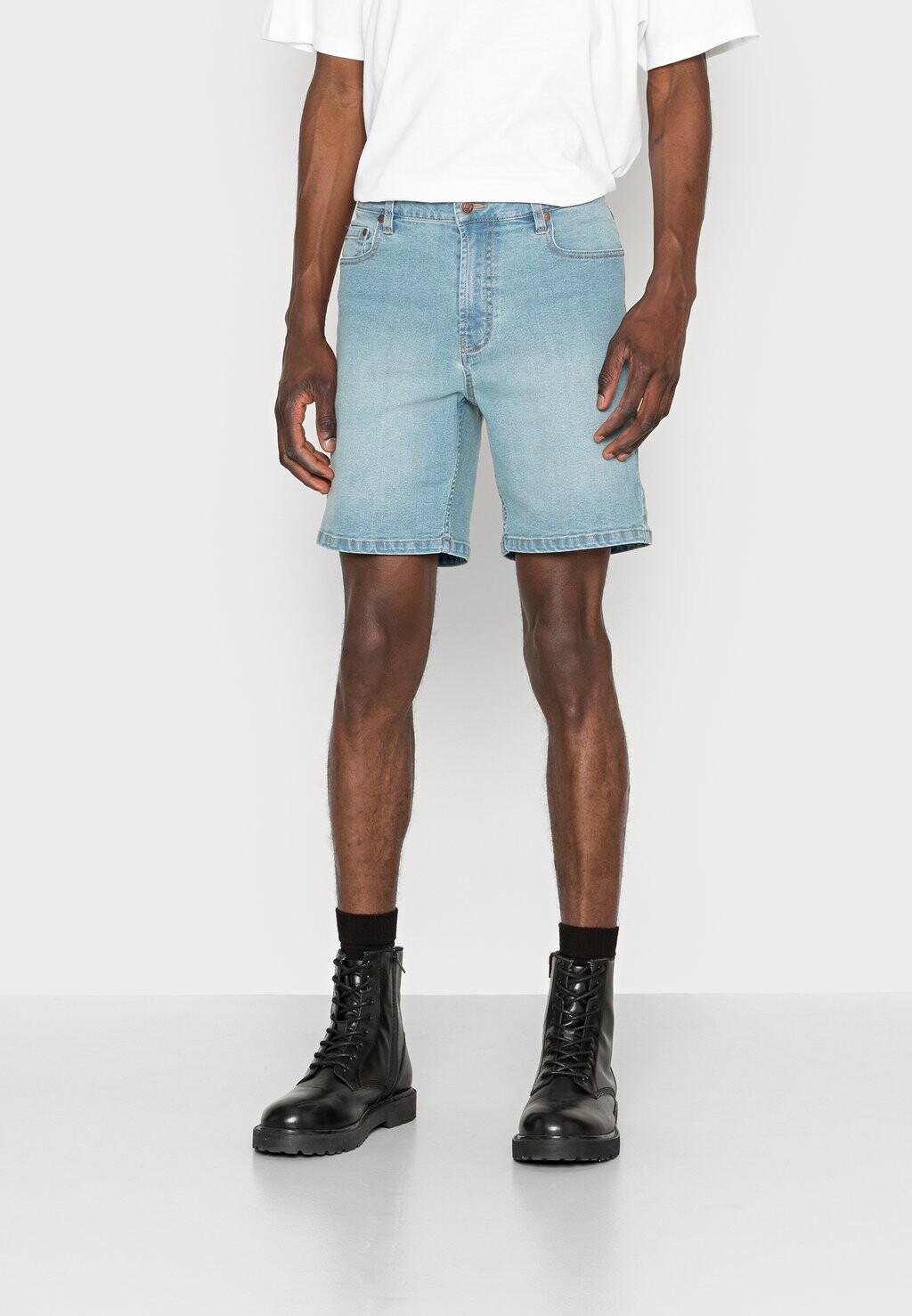 

Джинсовые шорты Denim Project