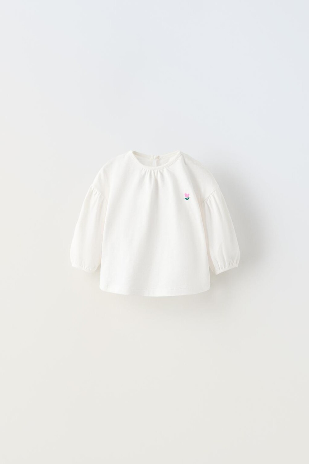 

Футболка с вышивкой цветов ZARA, белый