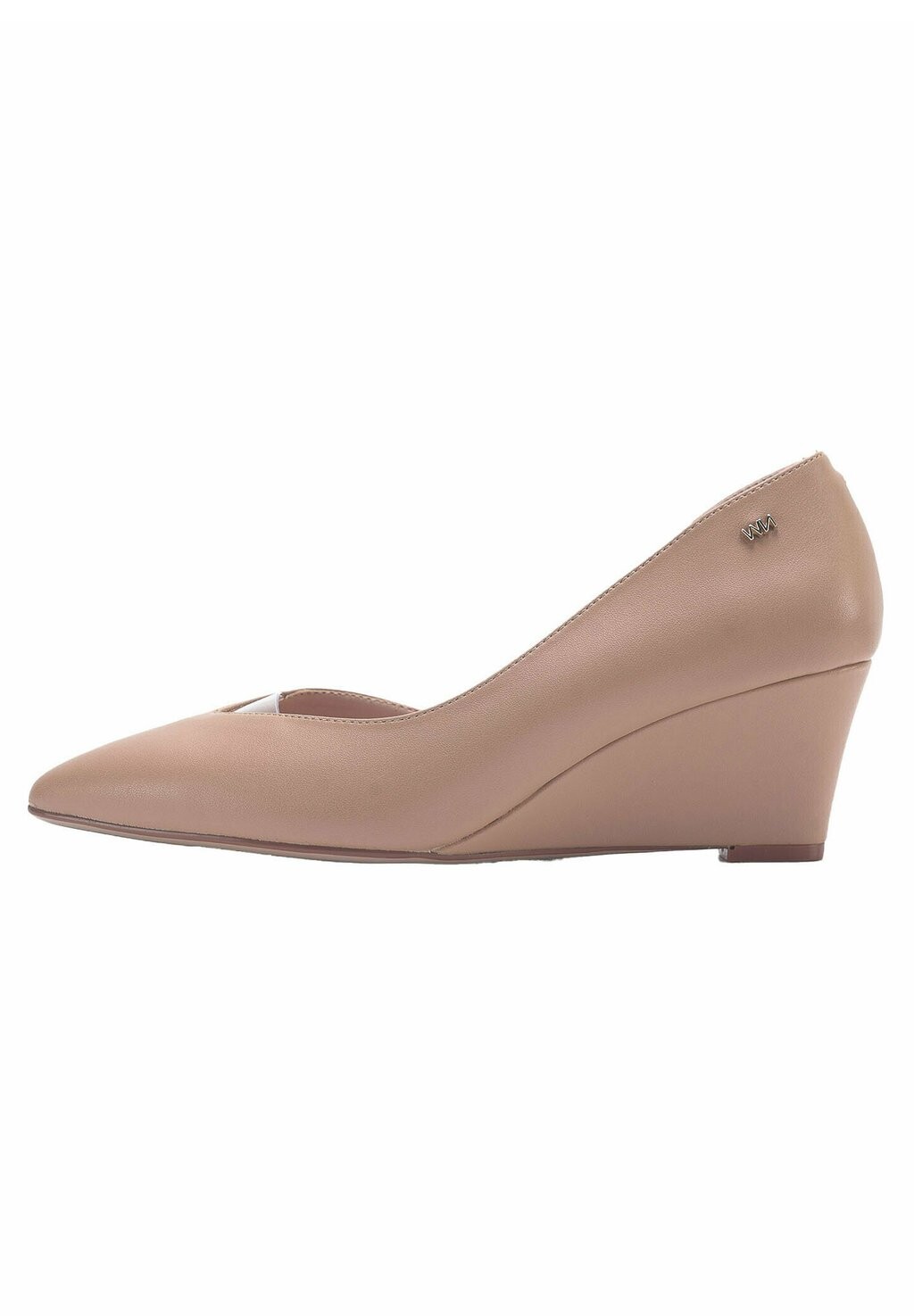 

Туфли на танкетке Nine West, бежевый