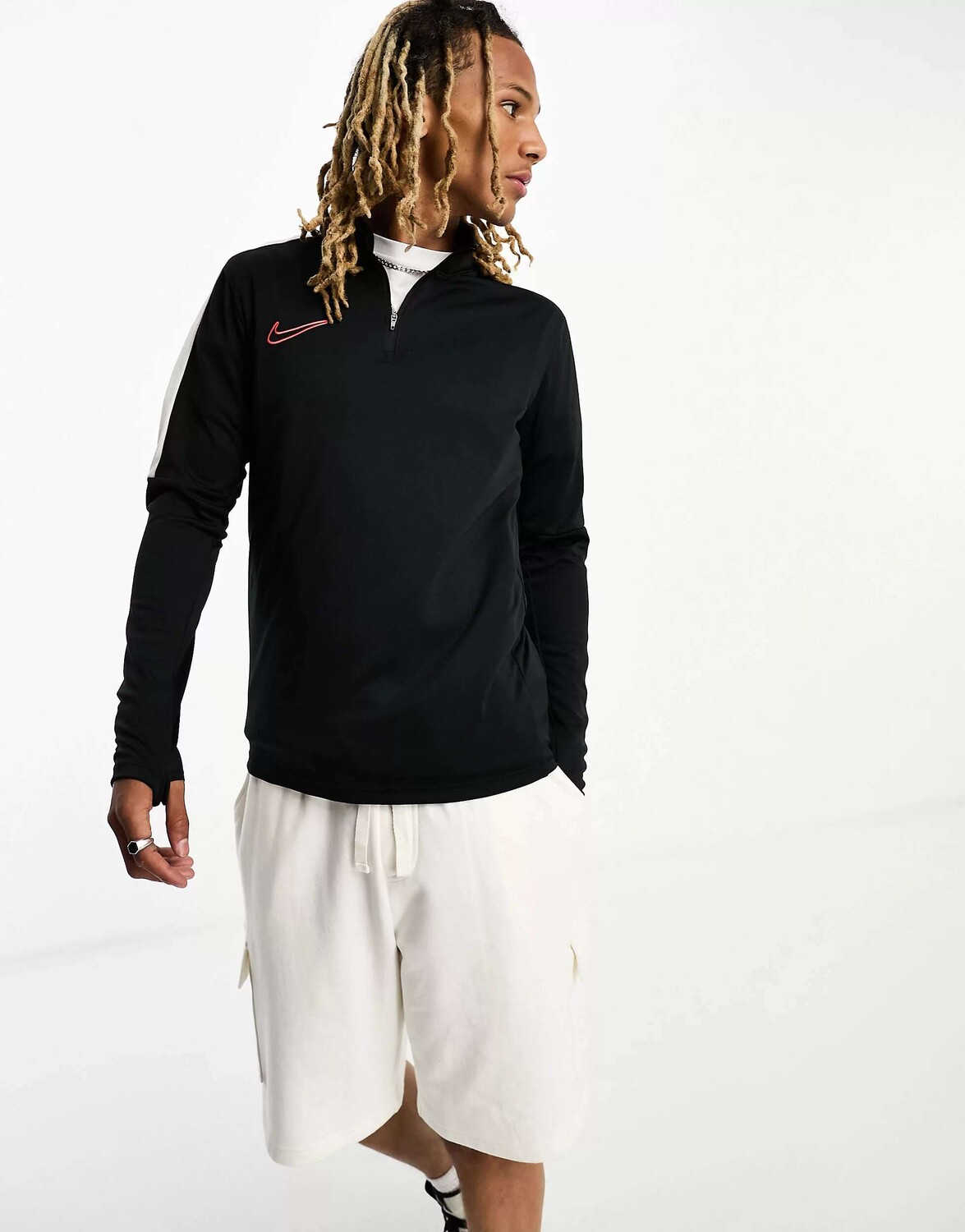 

Черная футболка Nike Academy 23 Dri-Fit