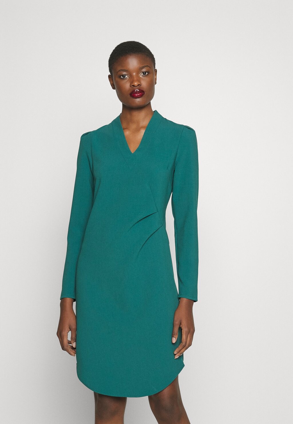 

Свободное платье CINDYSUSBBFRYDI DRESS Bruuns Bazaar, зеленый