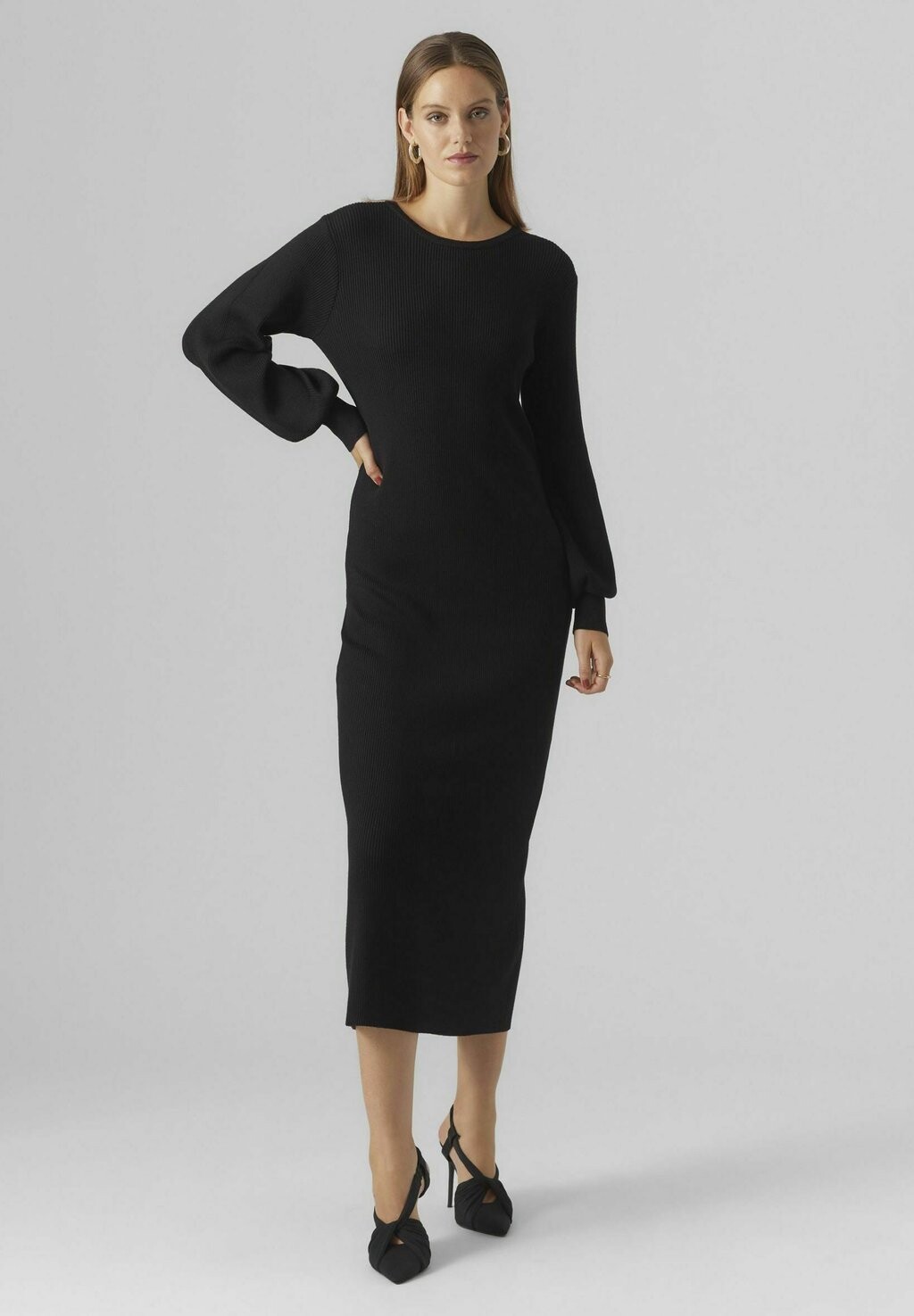 

Вязаное платье Vero Moda, черный