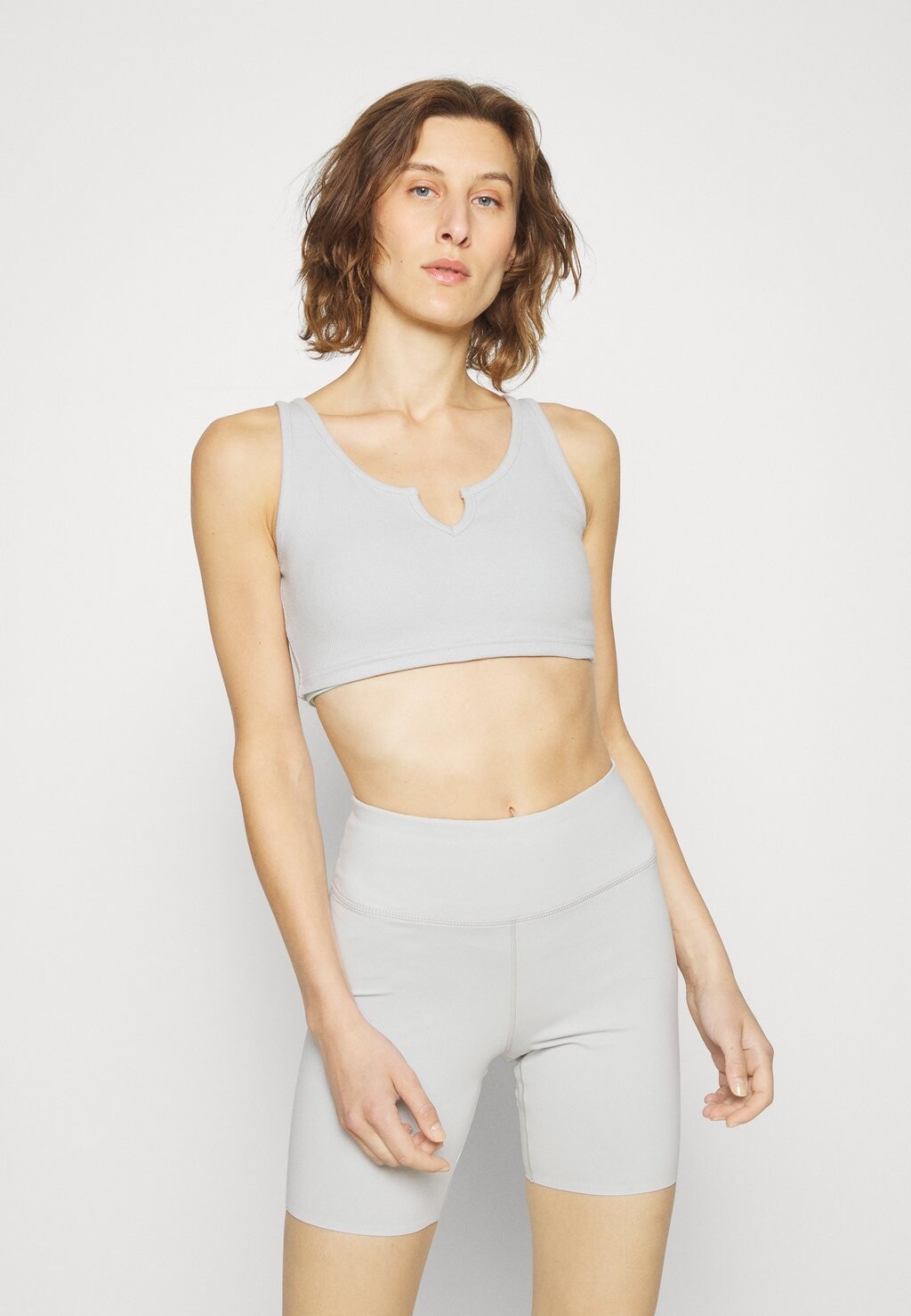 

Верх KELIA CROP TANK Roxy, микрочип