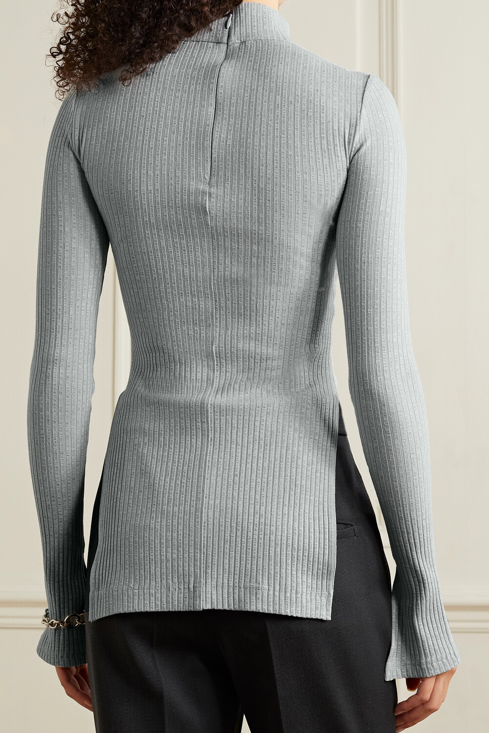 

HELMUT LANG Трикотажный топ в рубчик с высоким воротником, серый