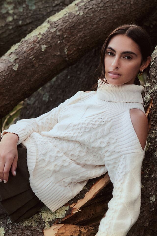 

Свитер Anthropologie с открытыми плечами, бежевый