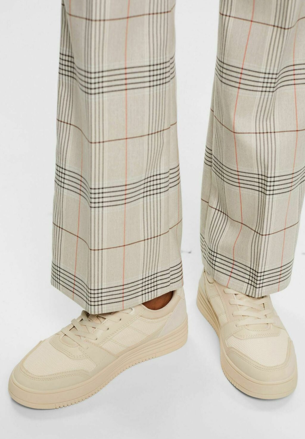 

Кроссовки Esprit, бежевый
