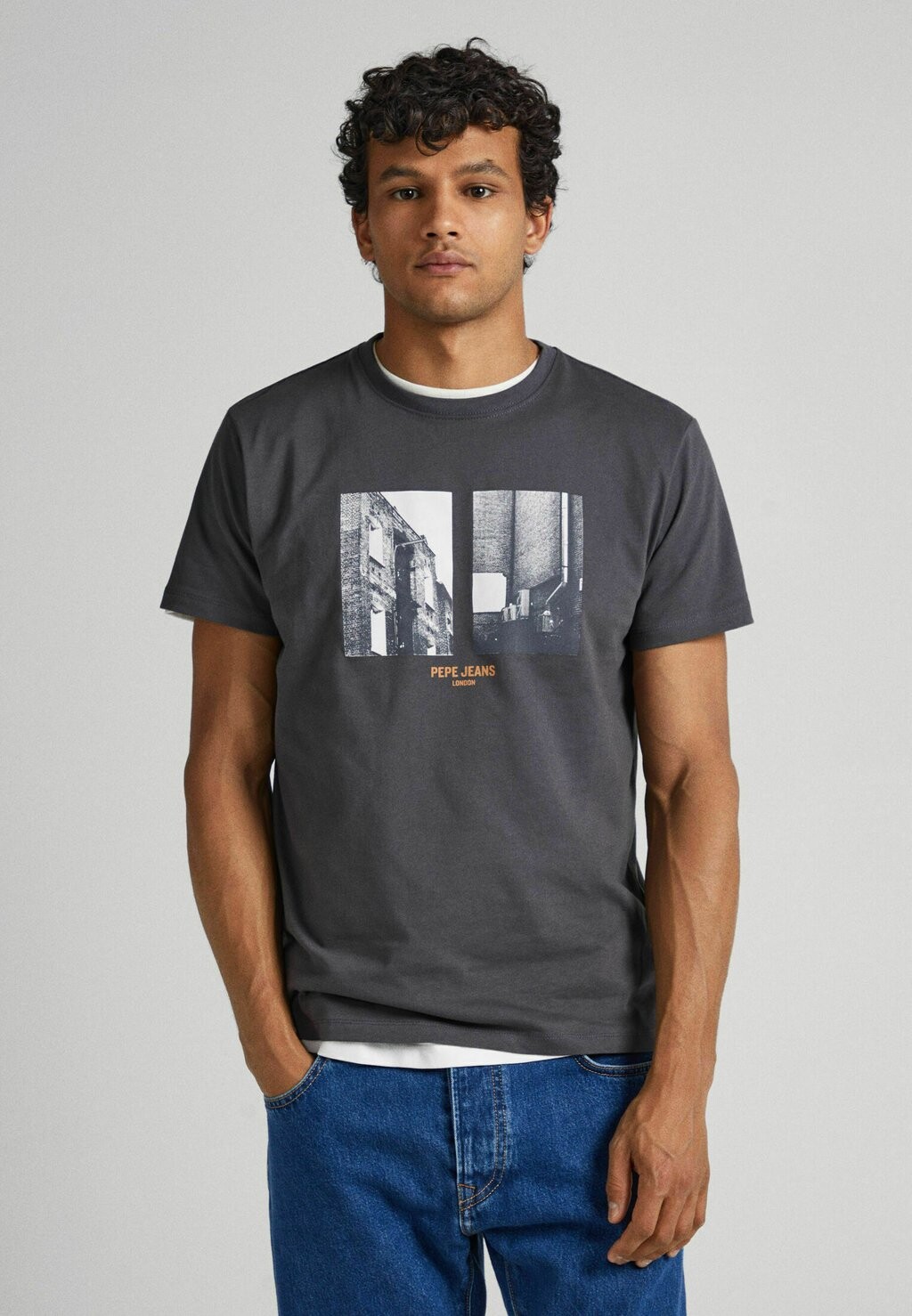 

Футболка с принтом Pepe Jeans, серый