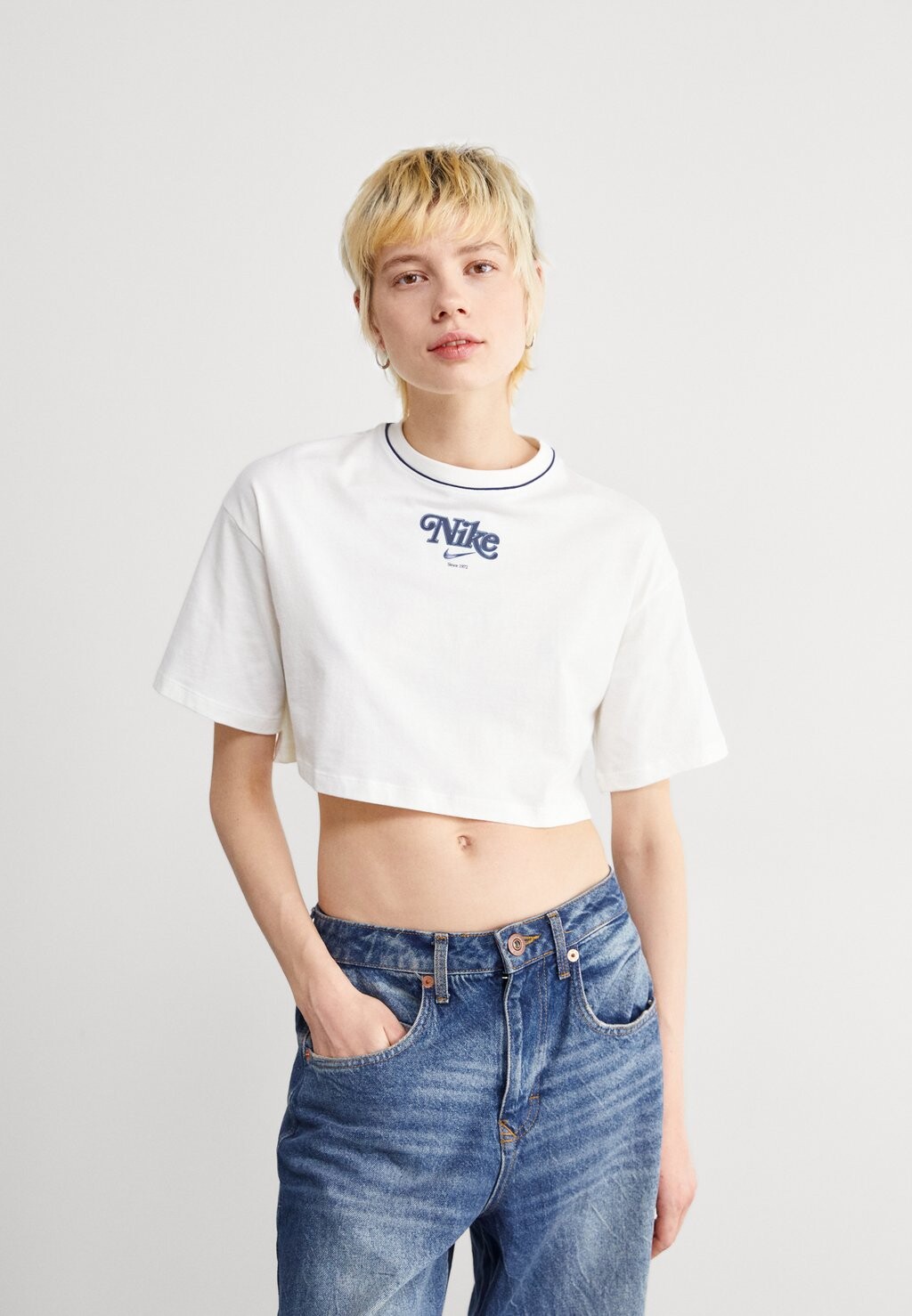 

Футболка с принтом Crop Tee Nike, цвет sail