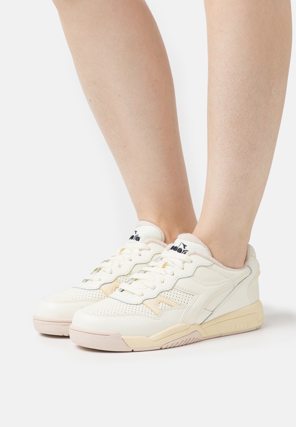 

Кроссовки Diadora
