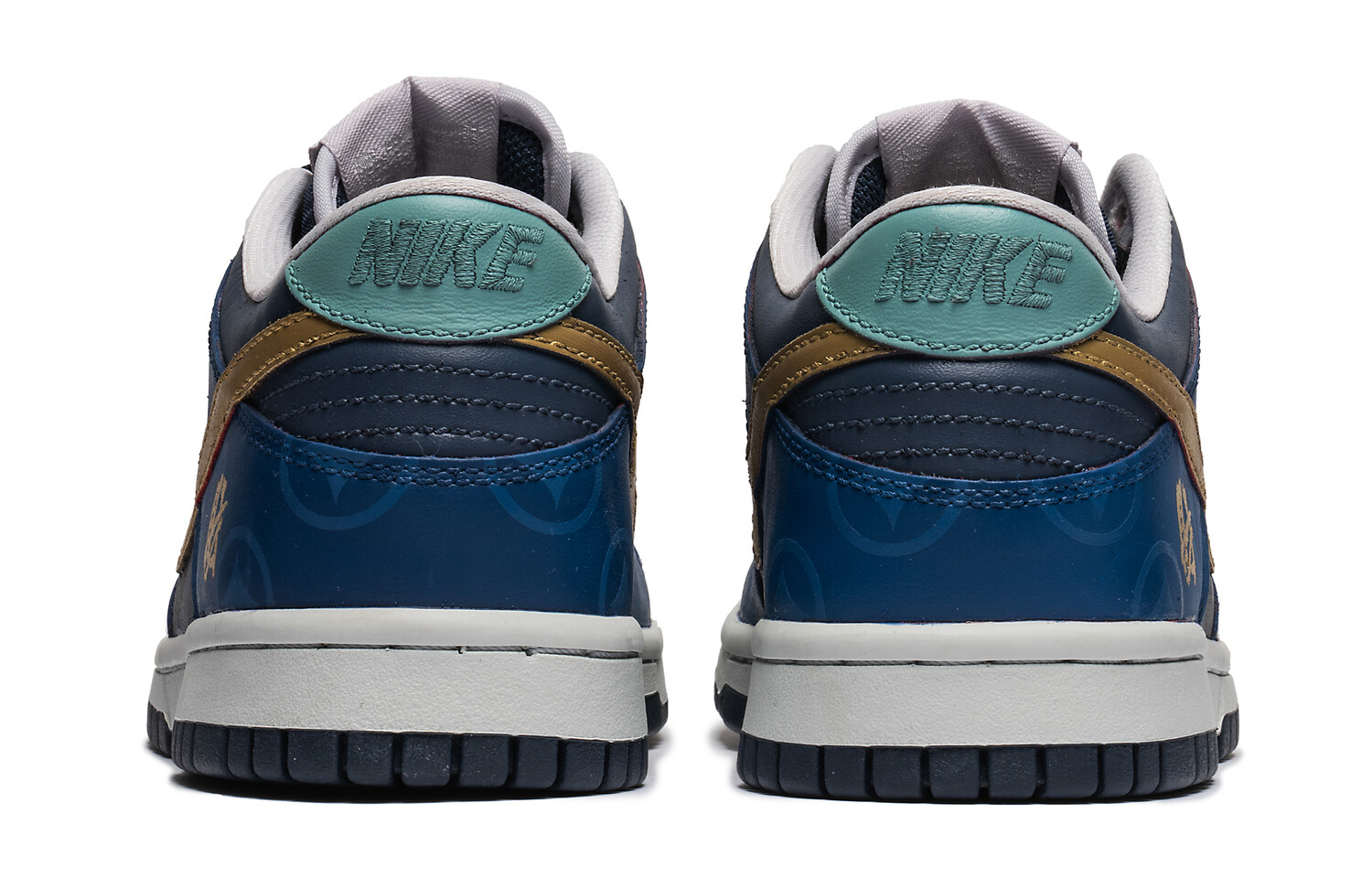 

Женские кроссовки для скейтбординга Nike Dunk