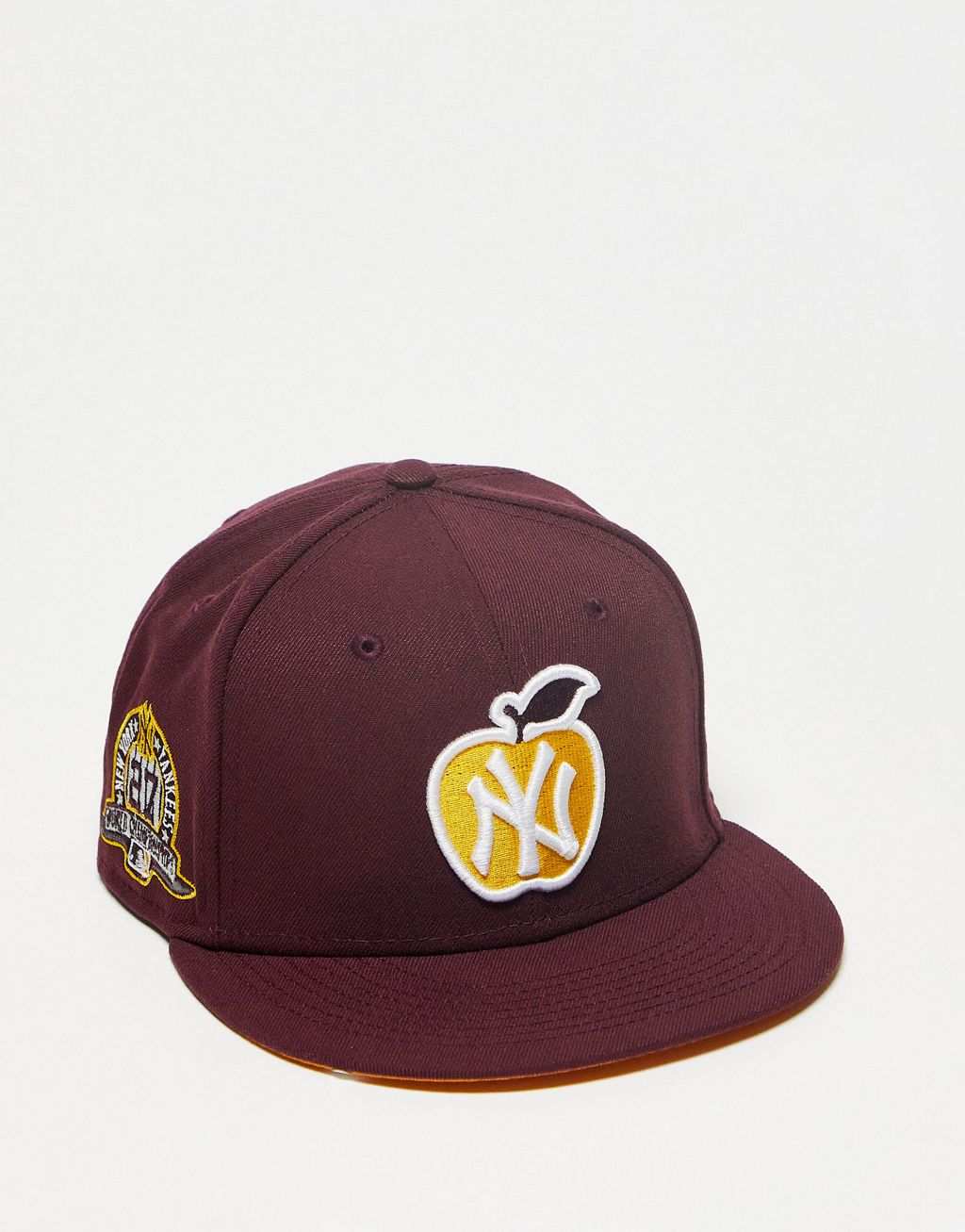 

Бордовая кепка с нашивкой в виде яблока New Era 9Fifty New York Yankees