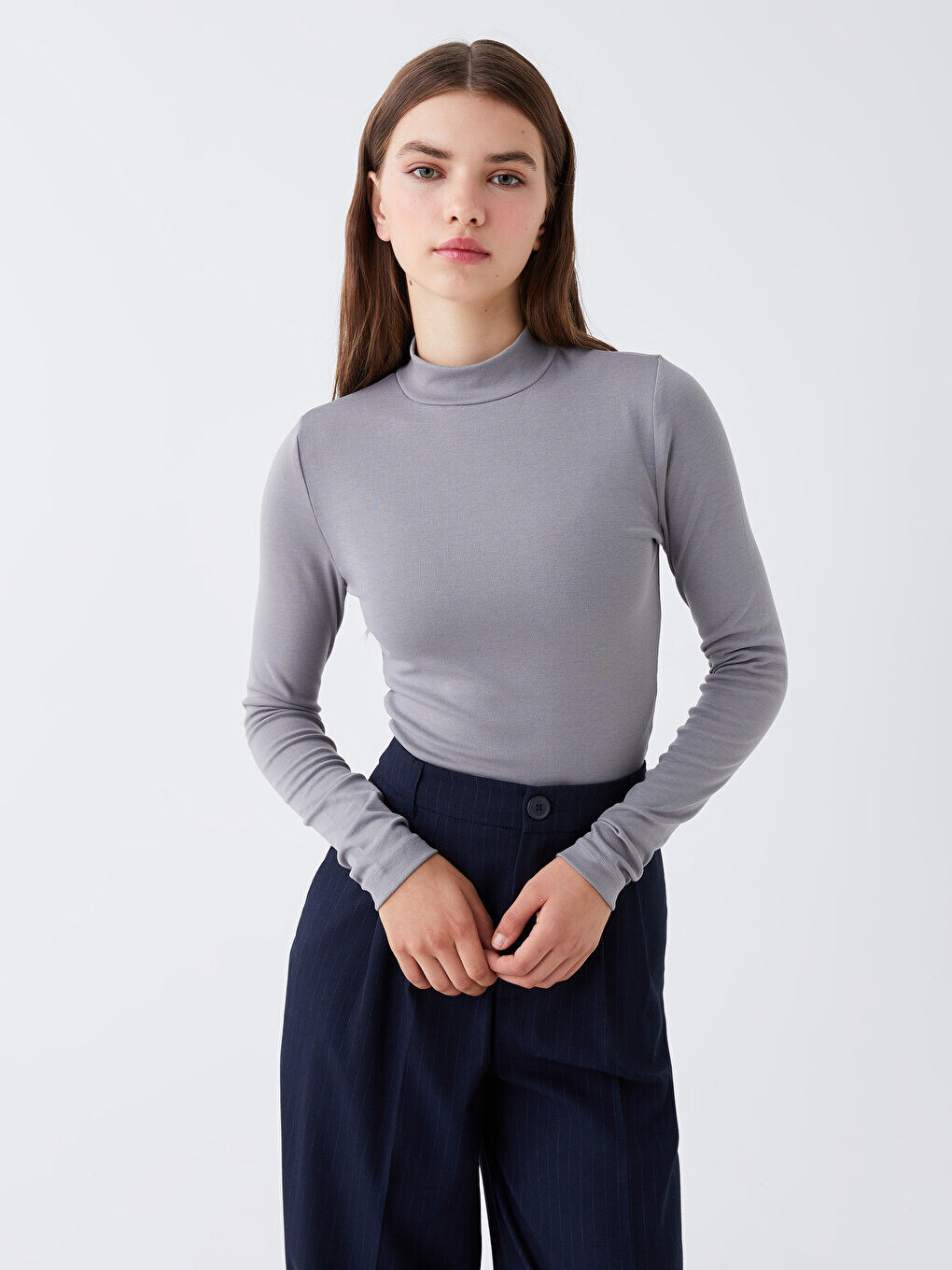 

Простая женская футболка с высоким воротником и длинными рукавами LCW Casual, серый