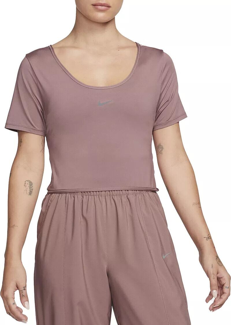 

Женская укороченная футболка с короткими рукавами Nike One Classic Dri-FIT