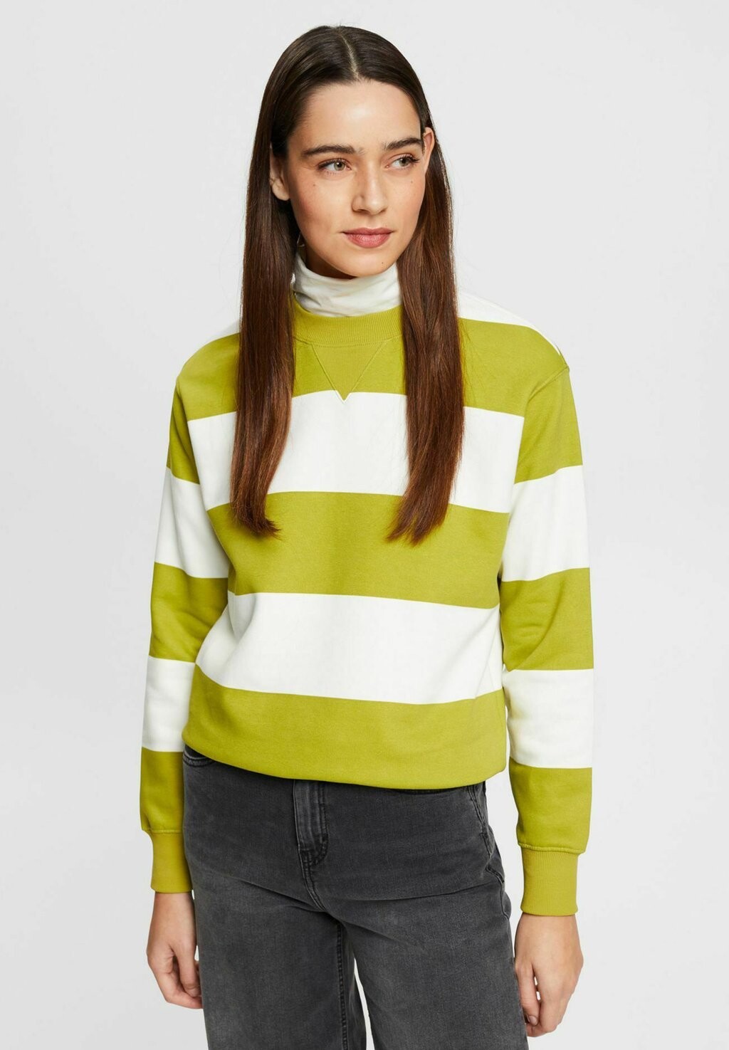 

Толстовка Esprit, зеленый