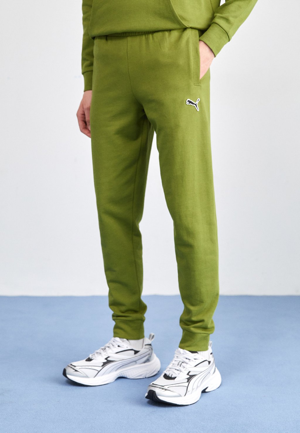 Спортивные брюки Better Essentials Puma, цвет olive green