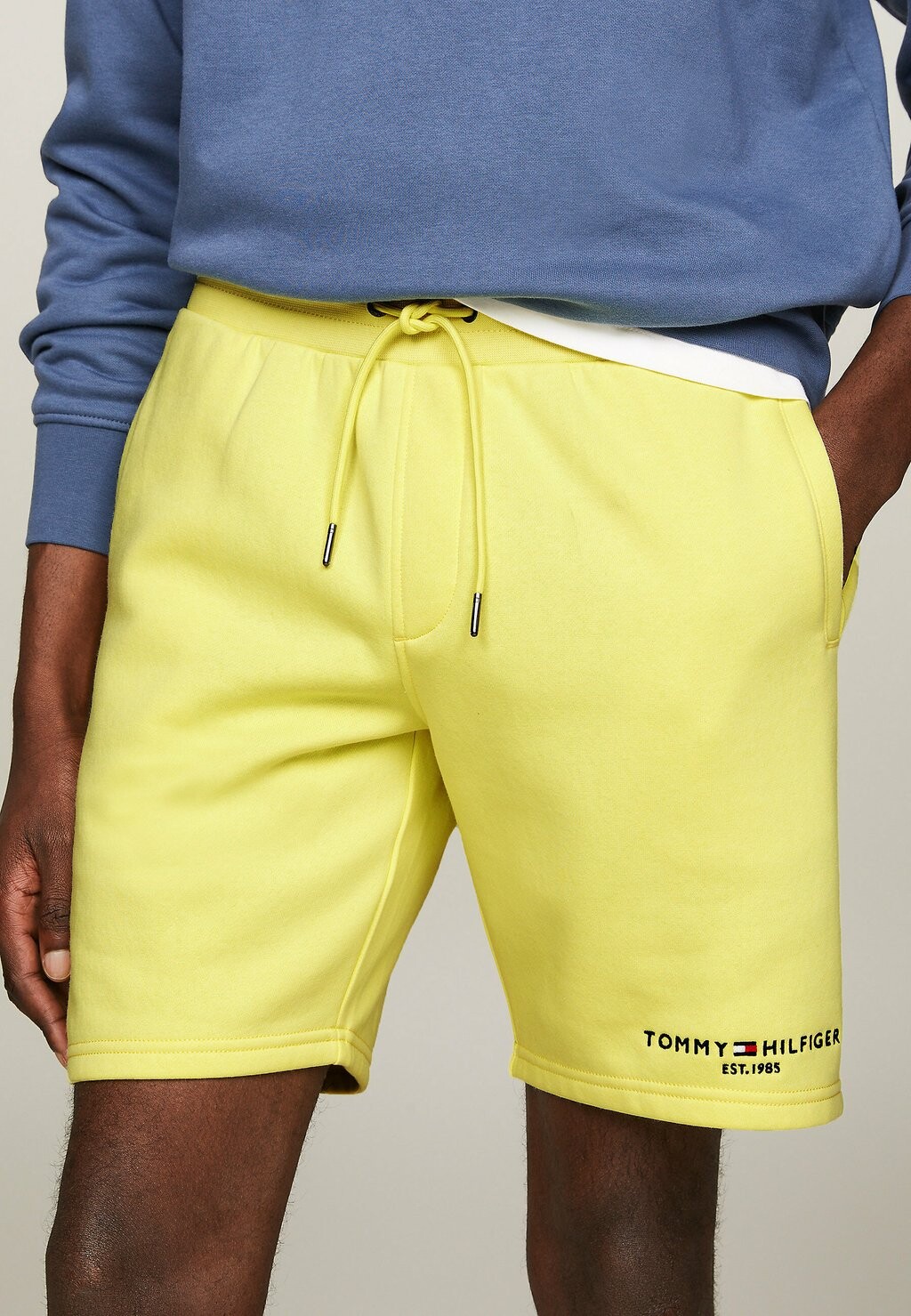 

Шорты Tommy Hilfiger, темно-желтый