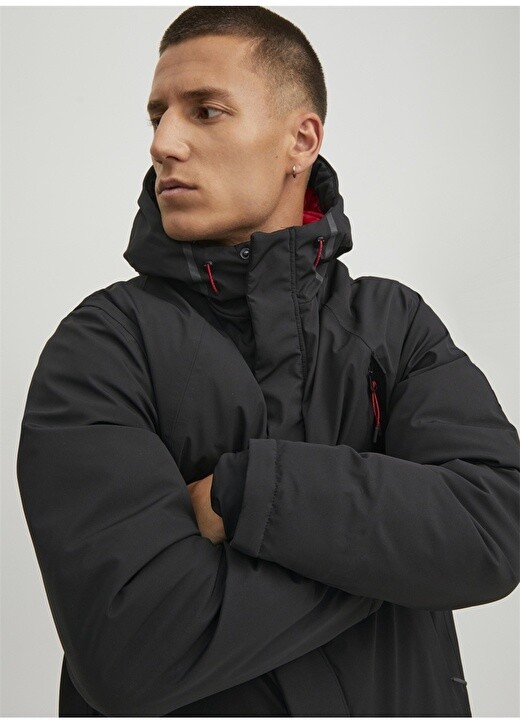 

Черное мужское пальто с капюшоном Jack & Jones