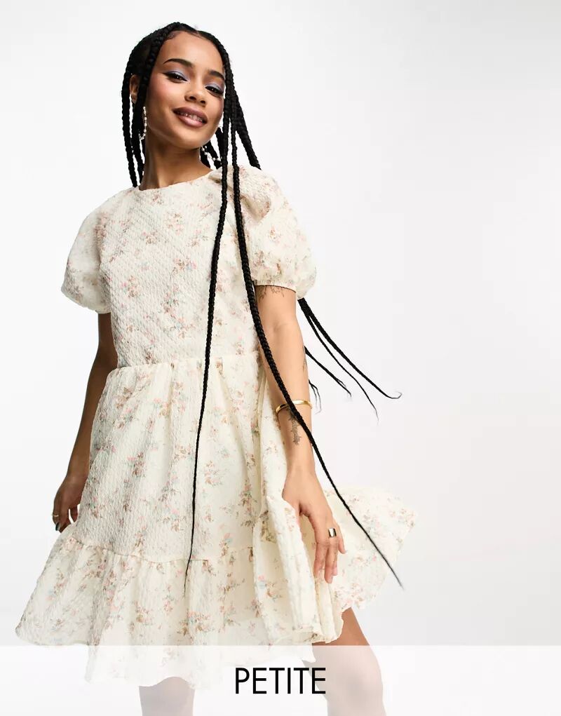 Гламурное мини-платье Petite кремового цвета с цветочным принтом, завязками сзади и пышными рукавами Glamorous Petite