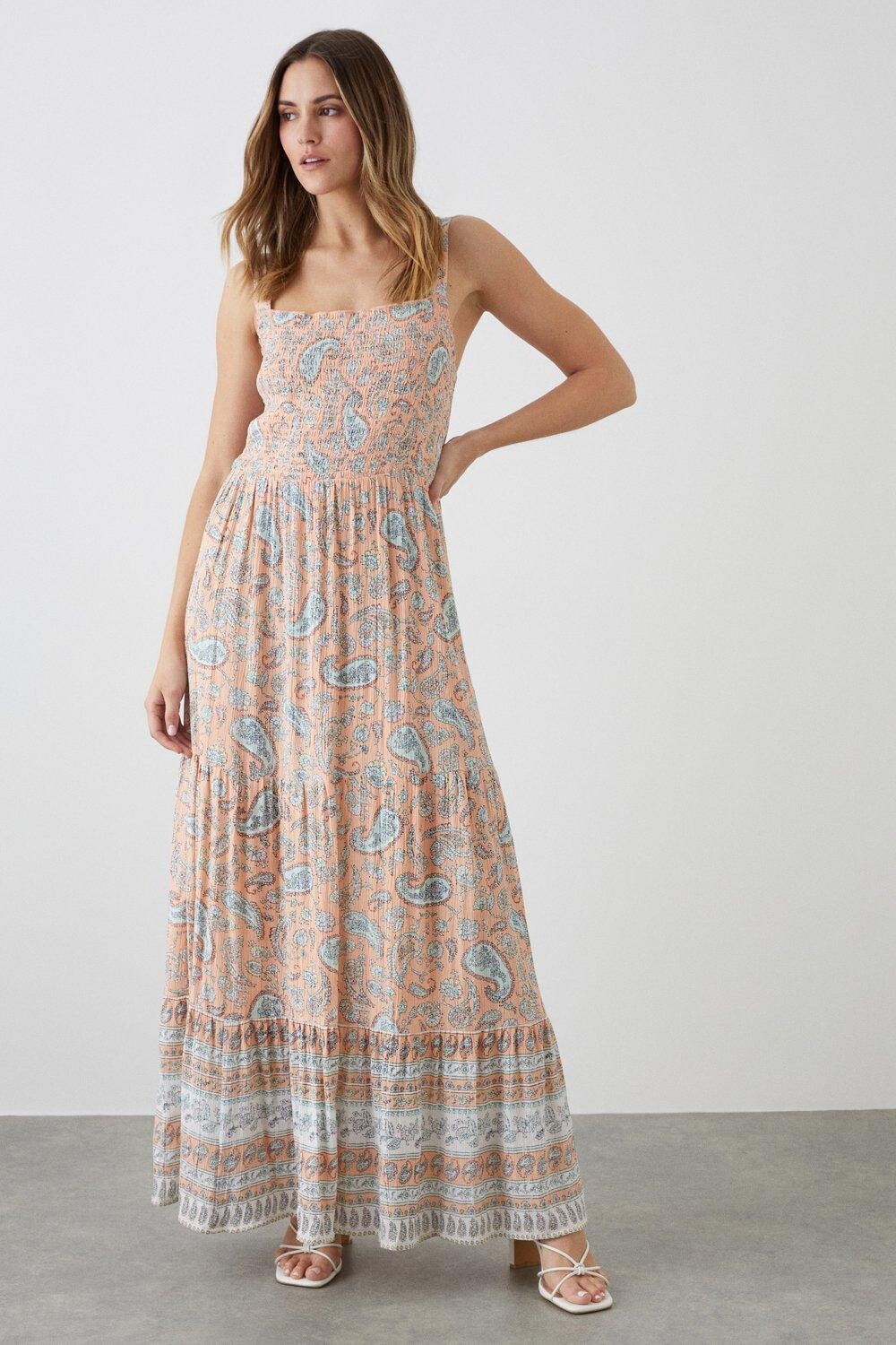 

Платье макси с принтом пейсли и сборками Dorothy Perkins, розовый