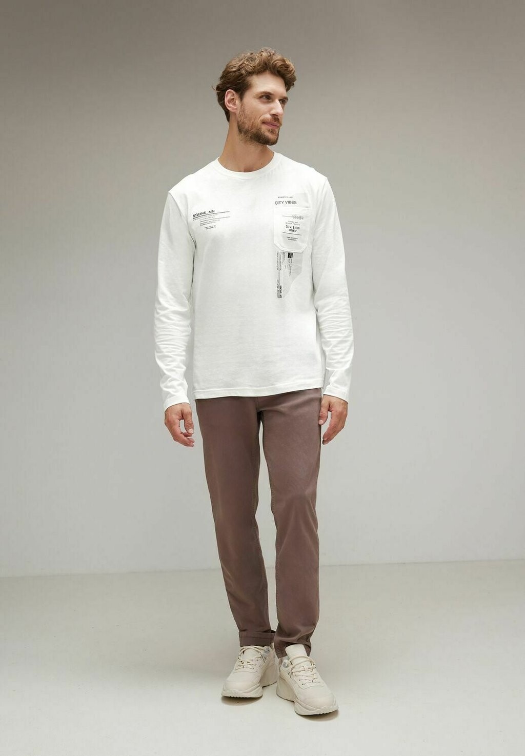 

Футболка с длинными рукавами Mit Brustprint Street One MEN, цвет weiß