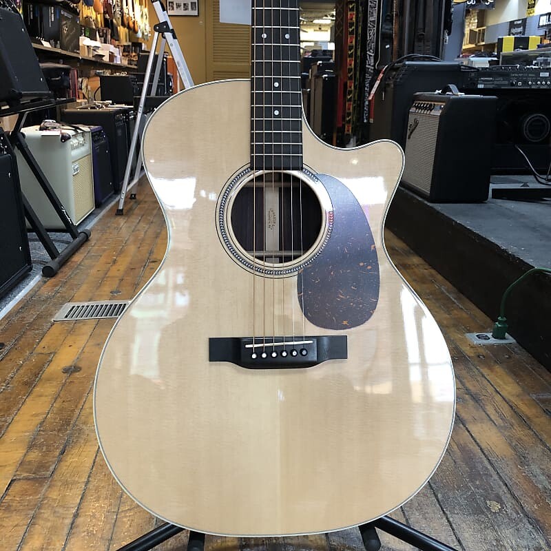 

Акустическая гитара Martin GPC-16E Spruce/Rosewood Grand Performance Acoustic-Electric w/Soft-Shell Case