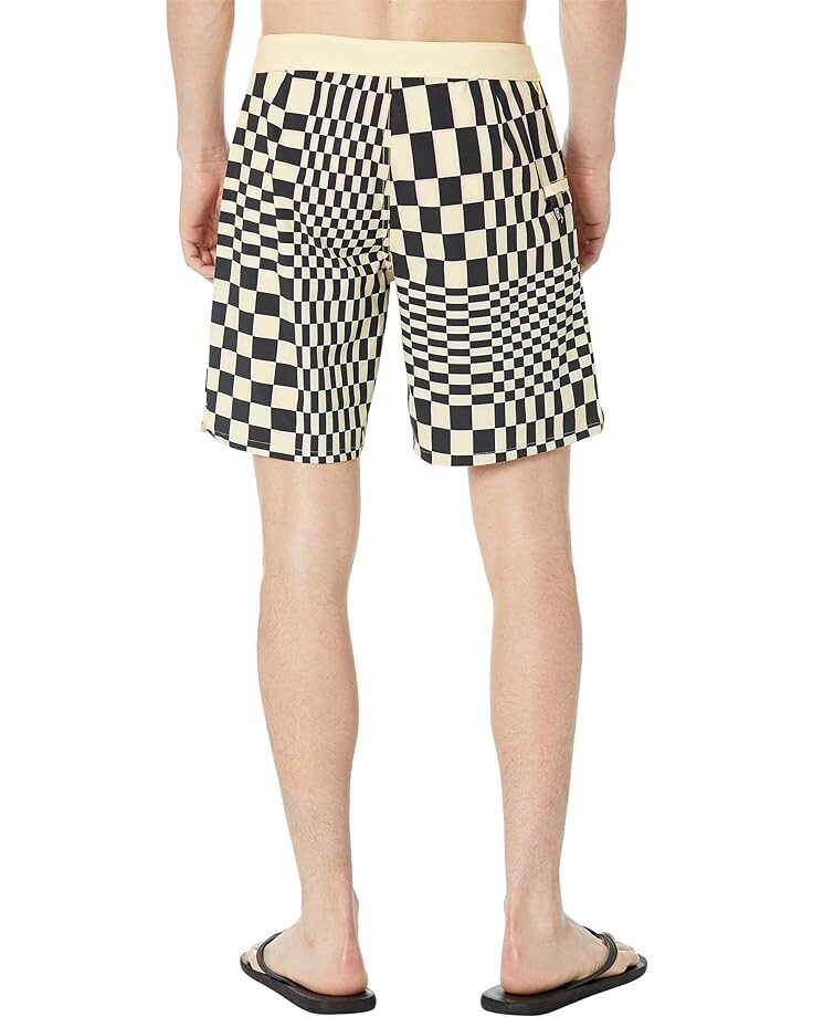

Шорты для плавания Vans Skewed Checkerboard 18" Boardshorts, цвет Pale Banana