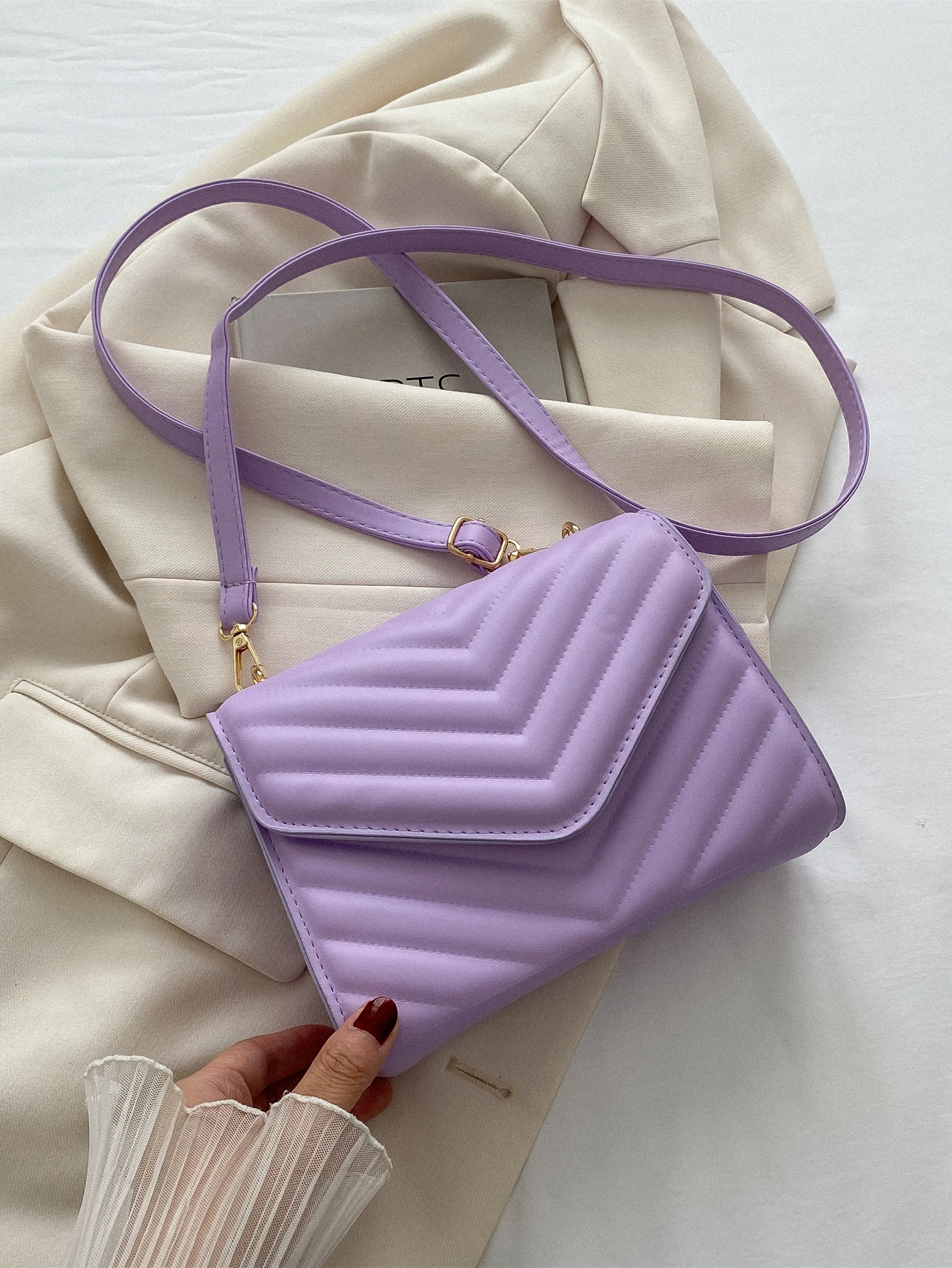 Квадратная сумка со стеганым клапаном Mini Chevron, фиолетовый