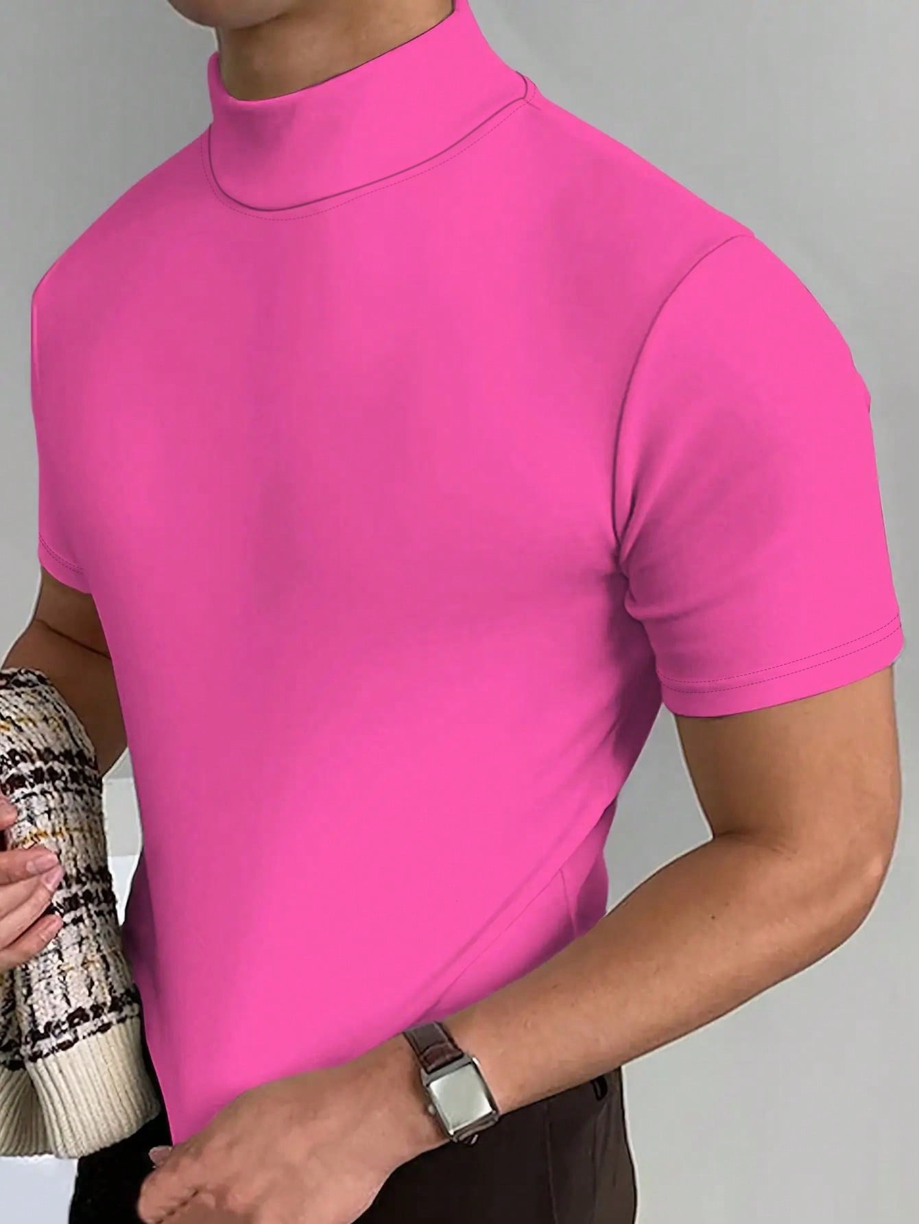 Мужская однотонная футболка с воротником-стойкой и коротким рукавом, ярко-розовый